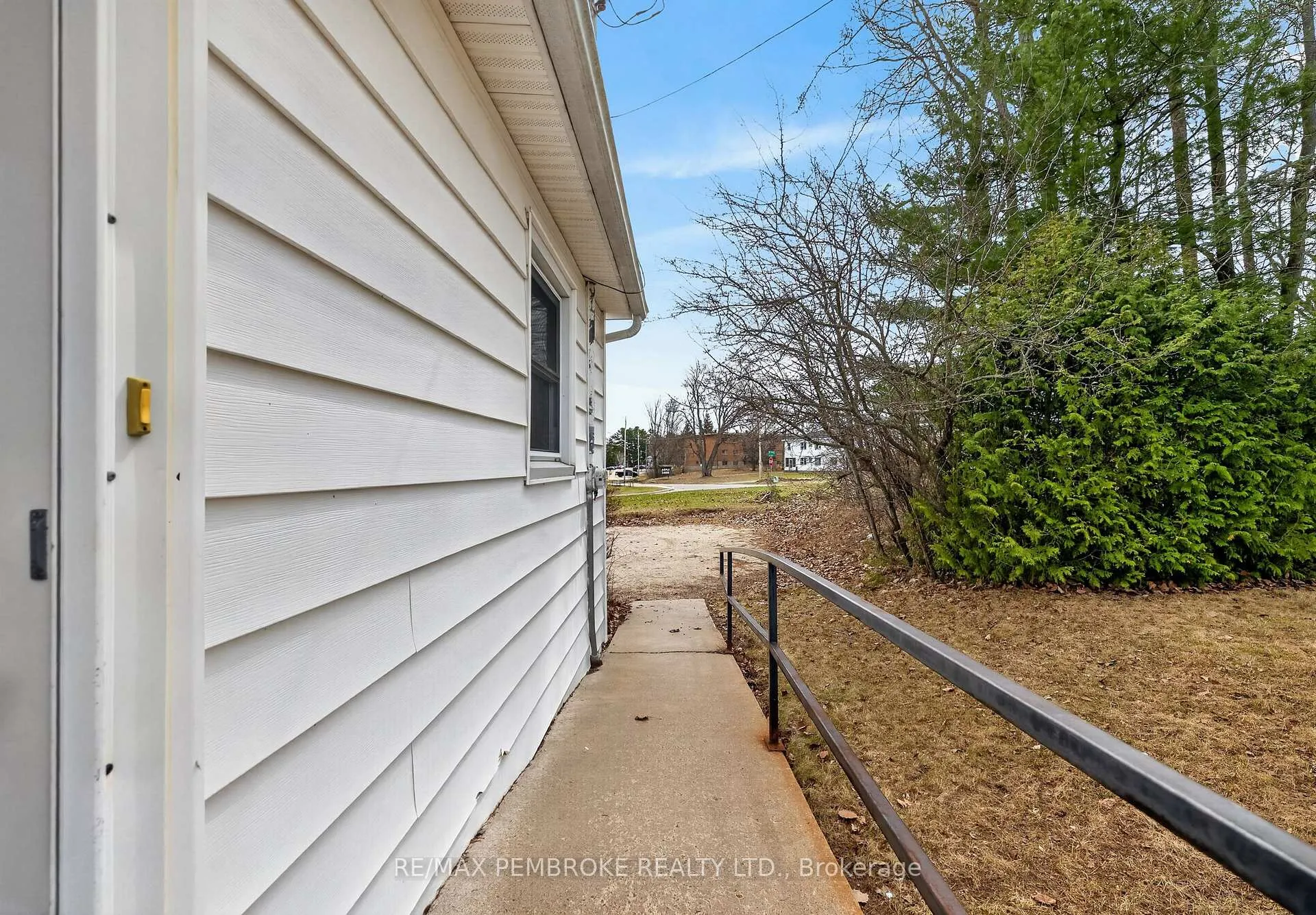 Photo 37 of 12 Alder Crescent, Deep River — HOMEH