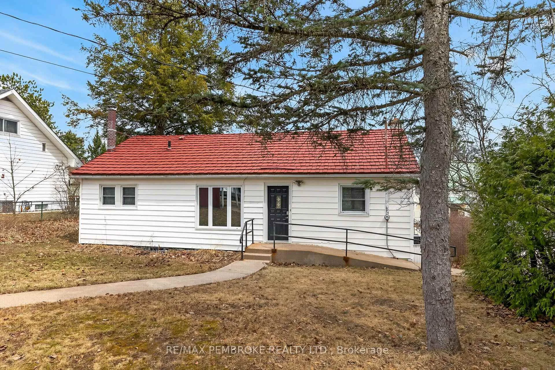 Photo 38 of 12 Alder Crescent, Deep River — HOMEH