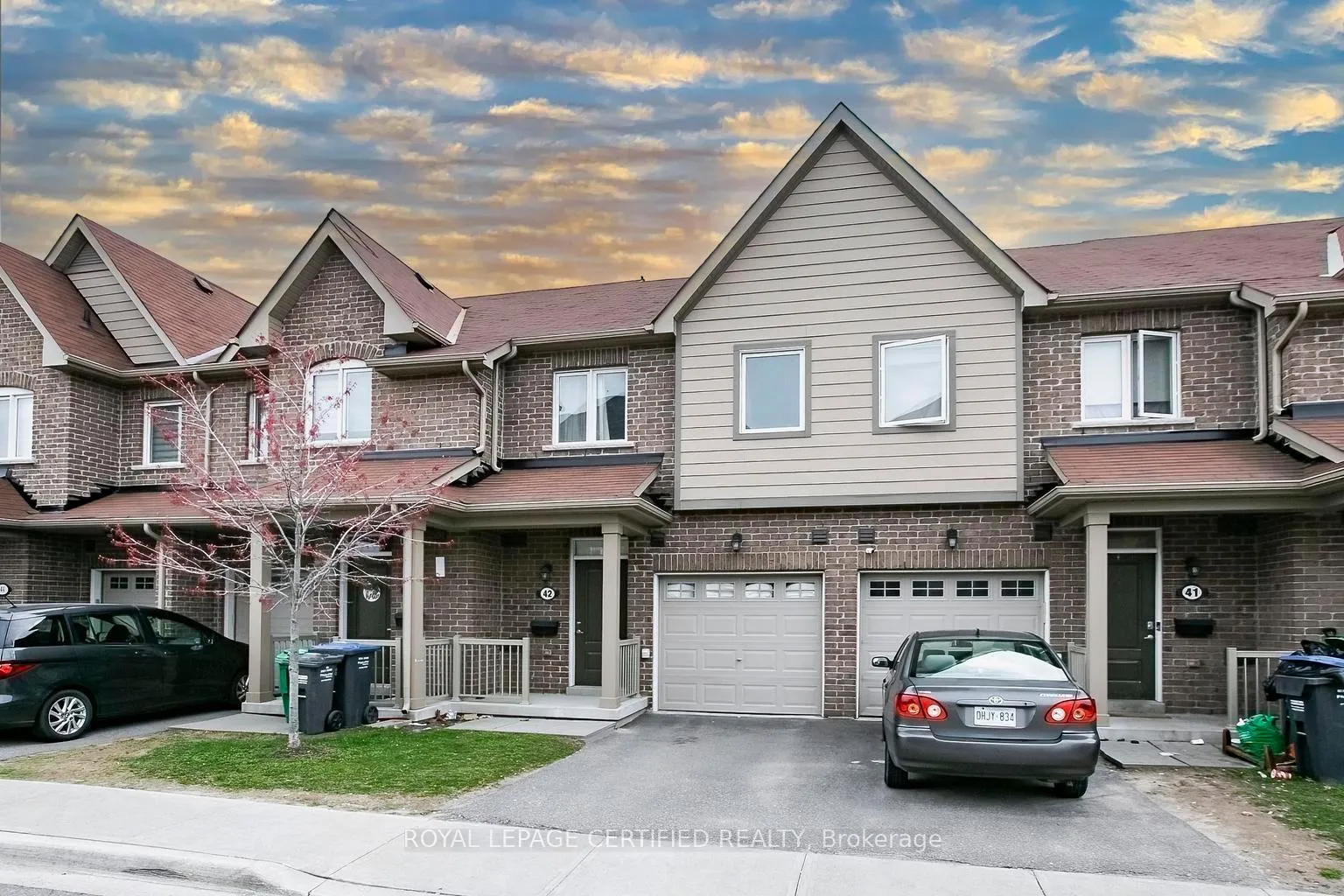 Photo 2 of Unit 42, 50 Edinburgh Drive, Brampton, Bram West — HOMEH