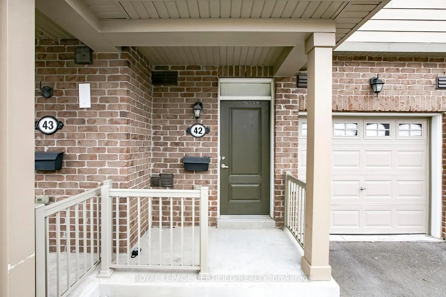 Photo 4 of Unit 42, 50 Edinburgh Drive, Brampton, Bram West — HOMEH