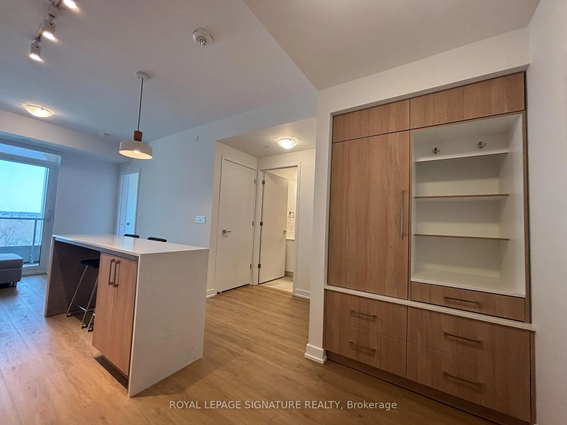 Photo 2 of Unit LPH02, 500 Plains Road, Burlington, LaSalle — HOMEH