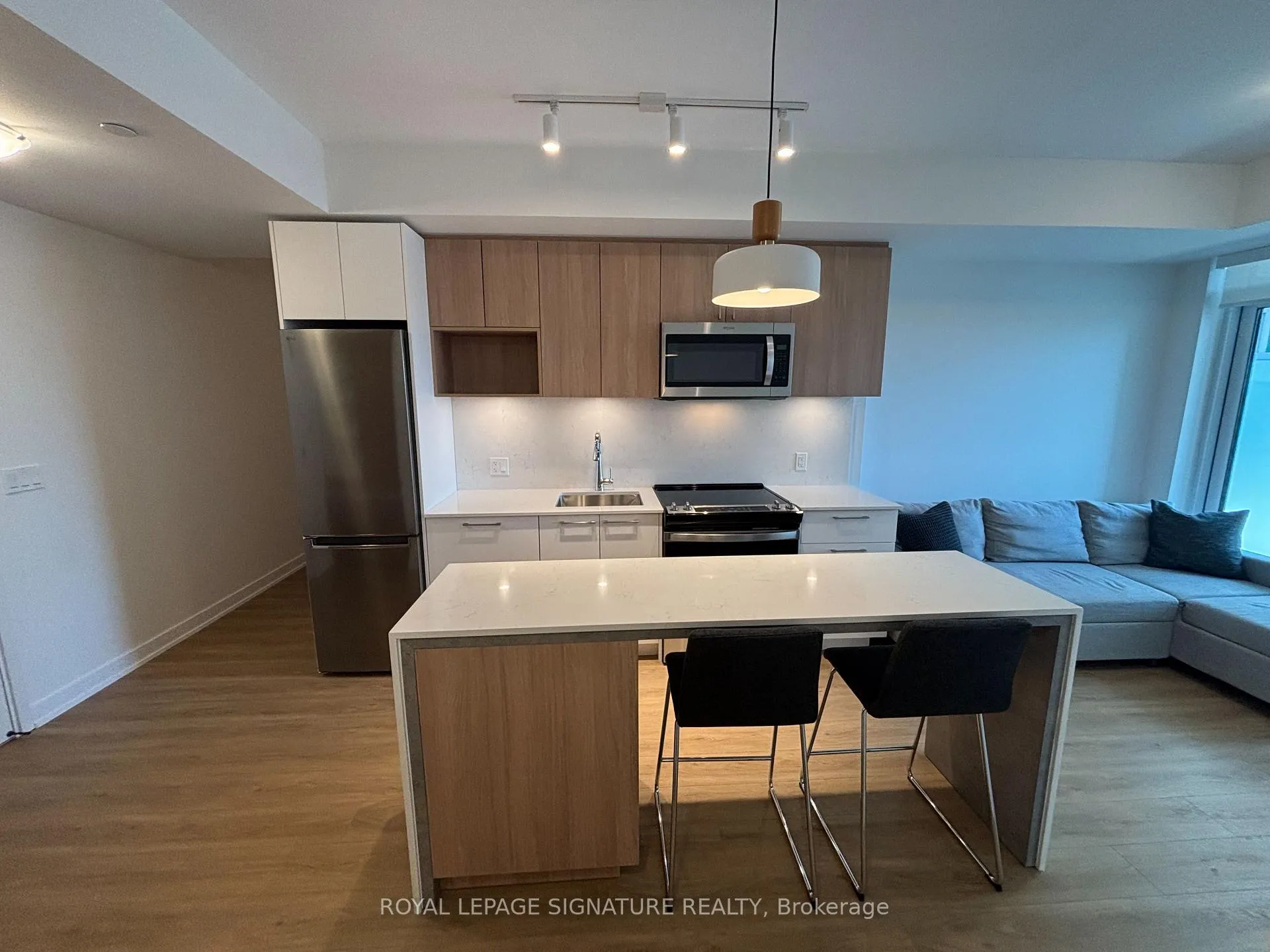 Photo 4 of Unit LPH02, 500 Plains Road, Burlington, LaSalle — HOMEH