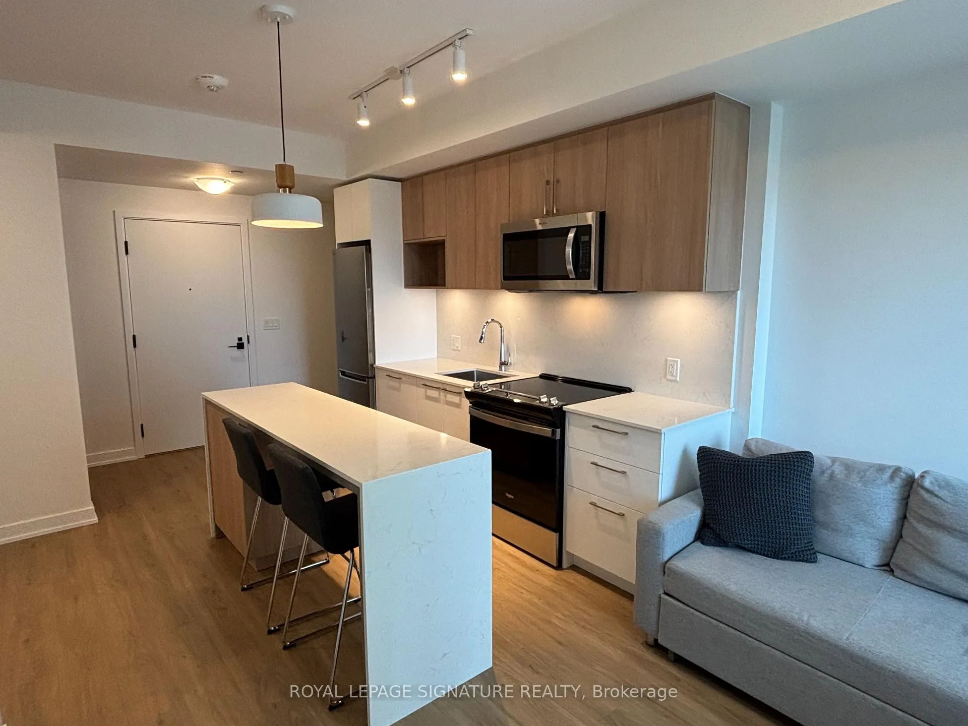 Photo 5 of Unit LPH02, 500 Plains Road, Burlington, LaSalle — HOMEH
