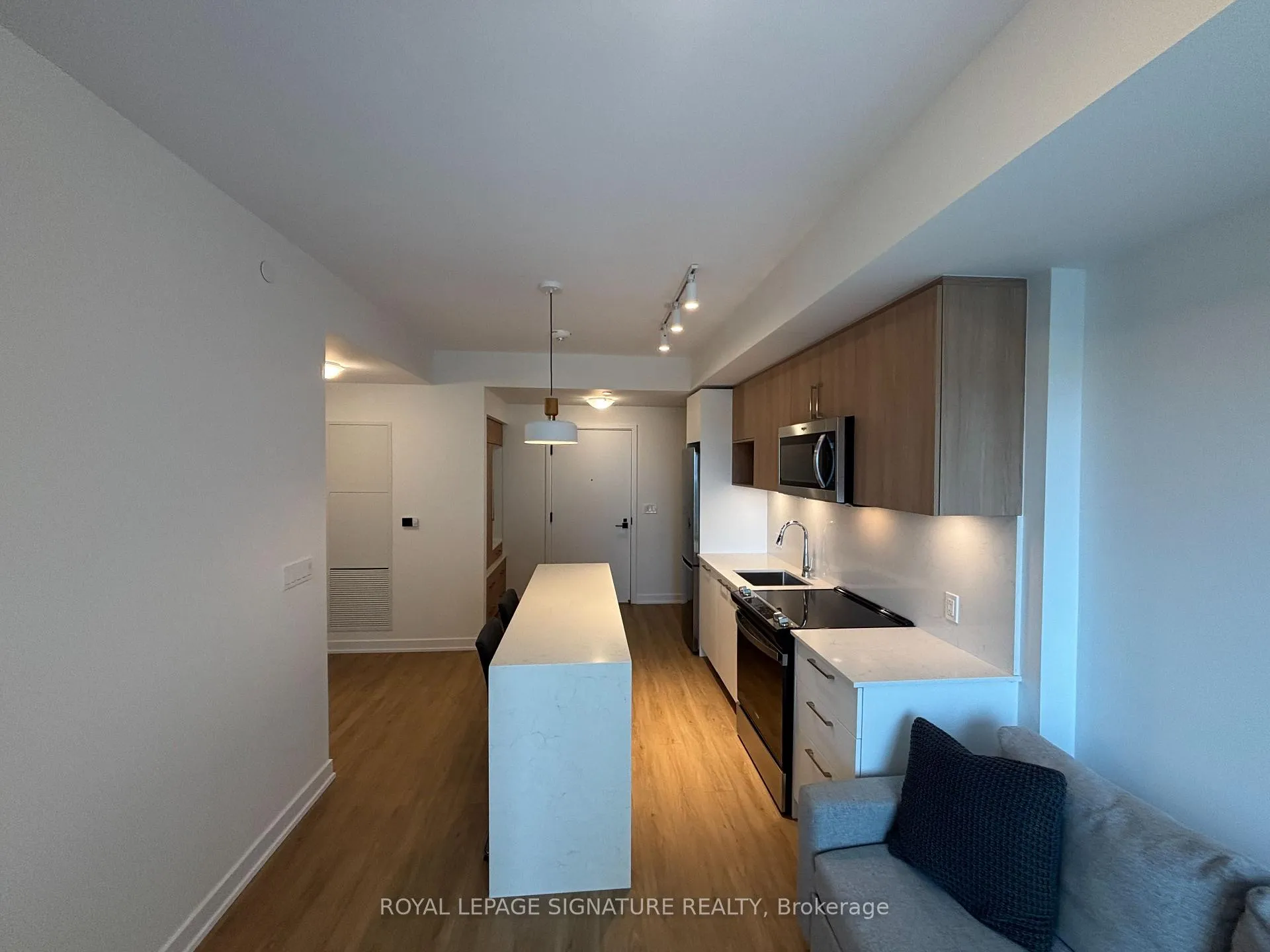 Photo 7 of Unit LPH02, 500 Plains Road, Burlington, LaSalle — HOMEH