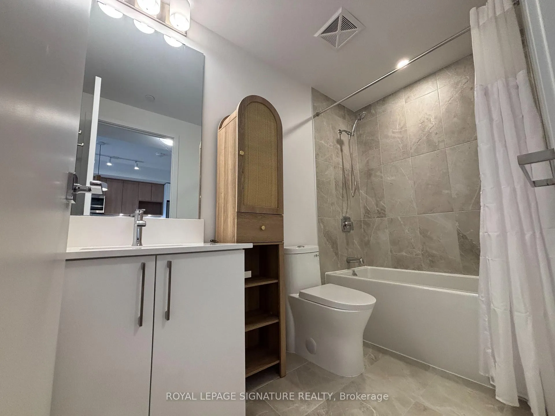Photo 15 of Unit LPH02, 500 Plains Road, Burlington, LaSalle — HOMEH