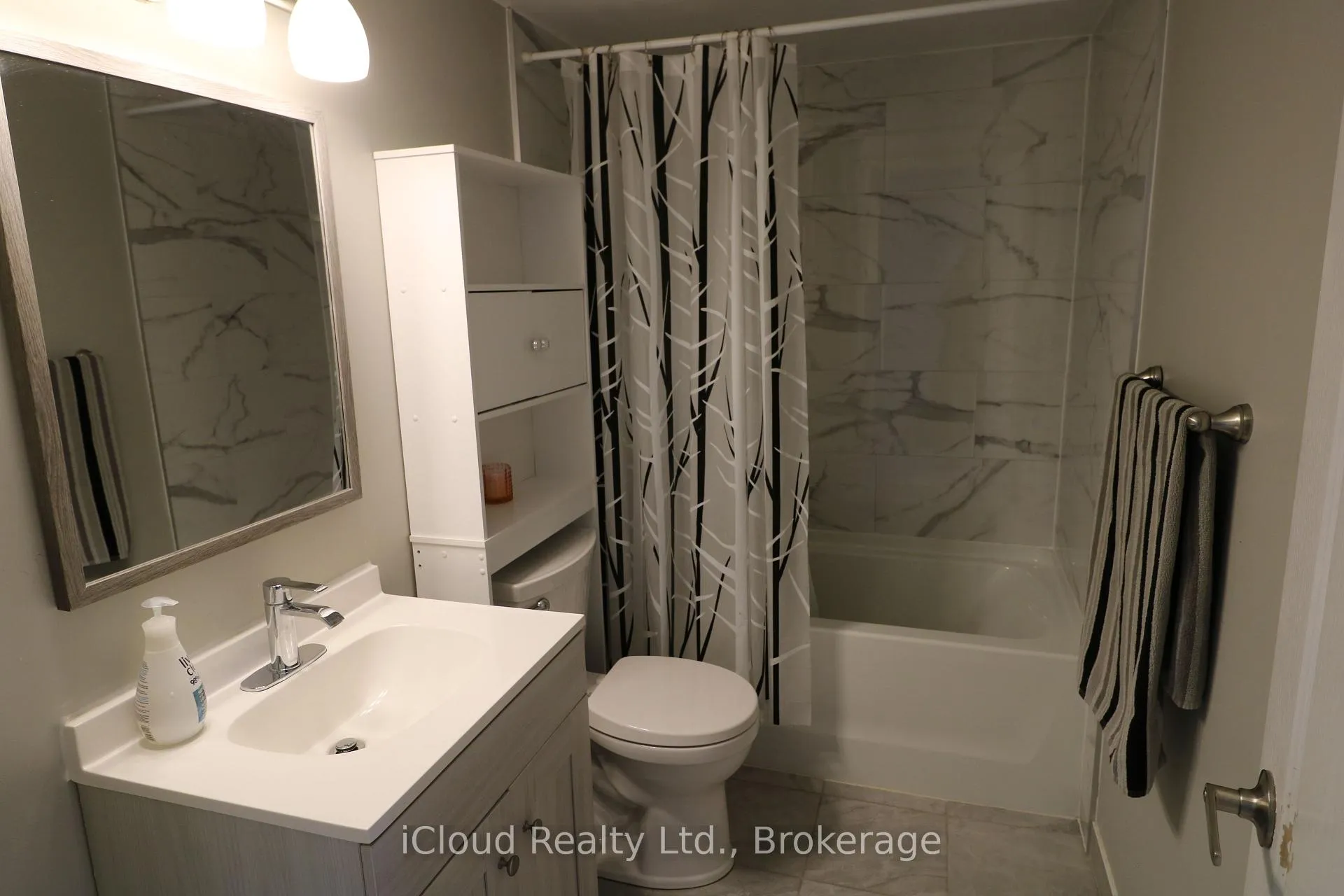 Photo 7 of 1355 Coleman Crescent, Innisfil, Alcona — HOMEH