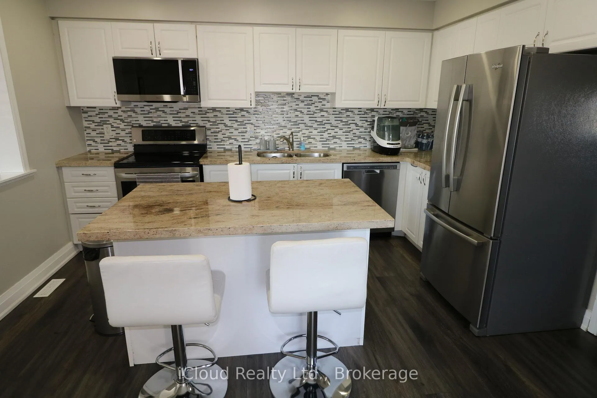 Photo 14 of 1355 Coleman Crescent, Innisfil, Alcona — HOMEH