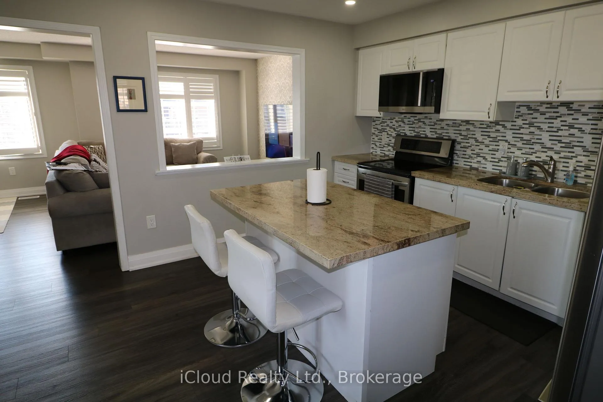 Photo 15 of 1355 Coleman Crescent, Innisfil, Alcona — HOMEH