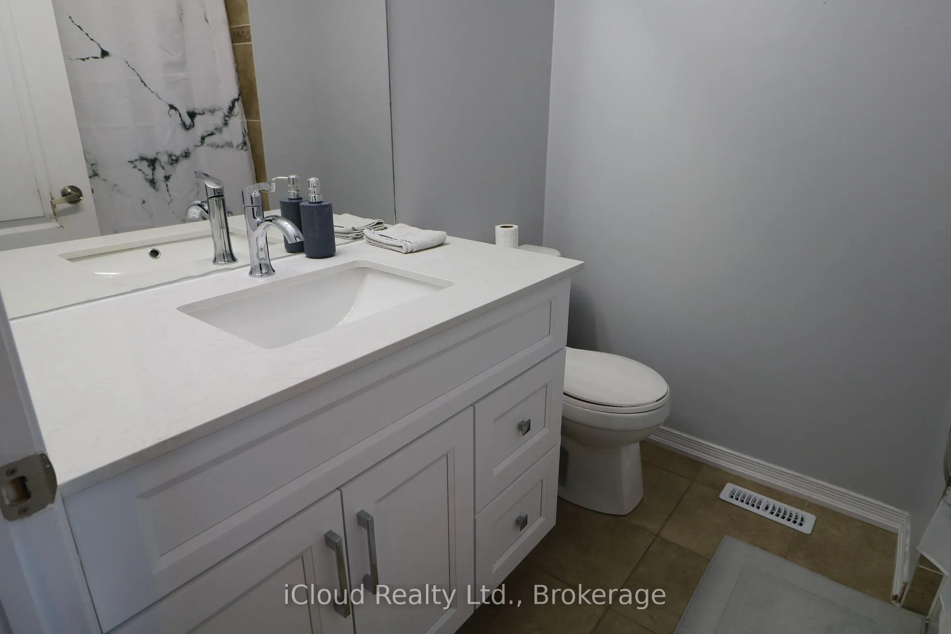 Photo 18 of 1355 Coleman Crescent, Innisfil, Alcona — HOMEH