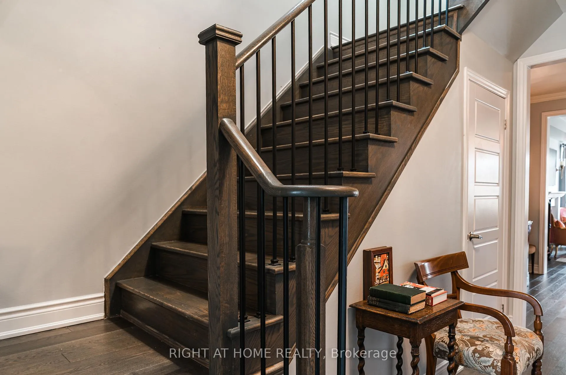 Photo 6 of 26 Great Heron Court, King, King City — HOMEH