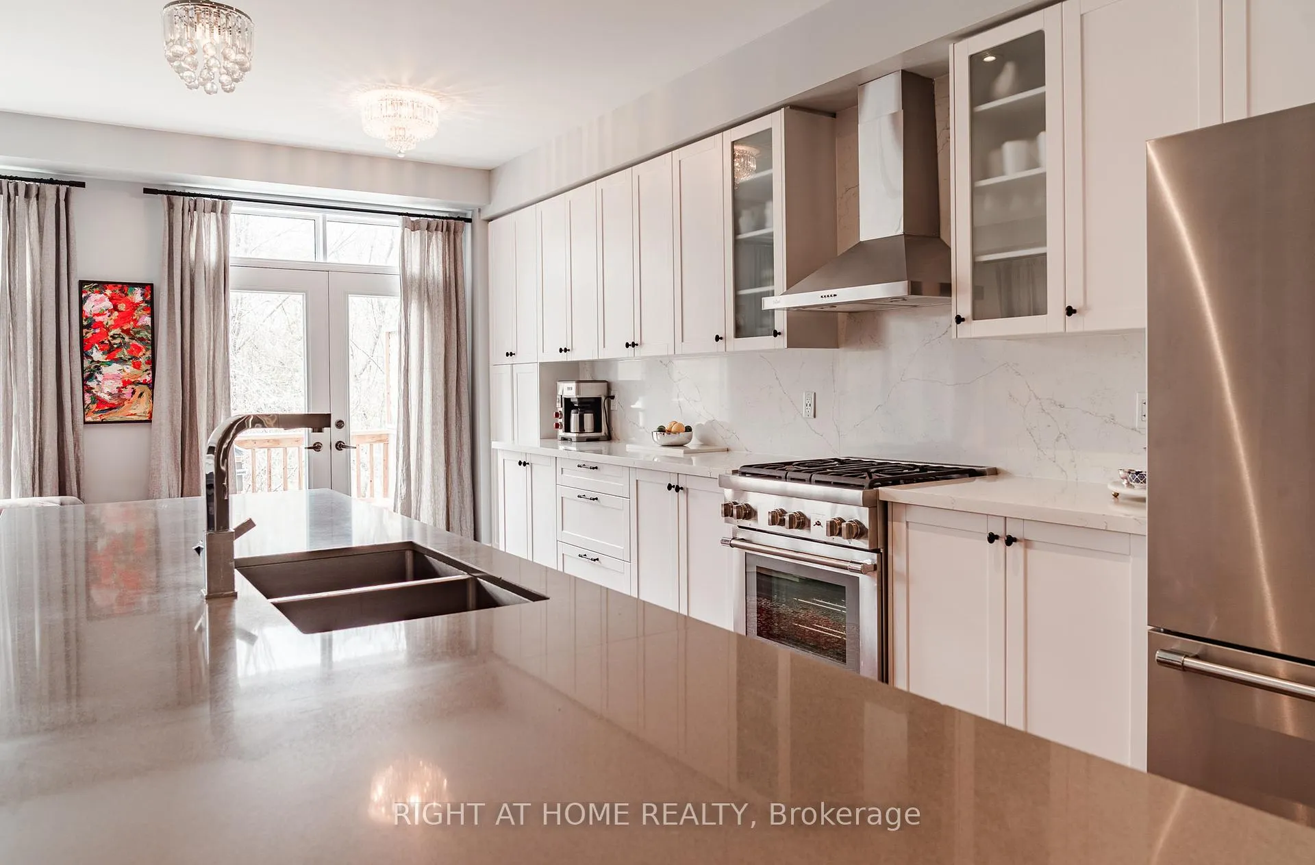 Photo 15 of 26 Great Heron Court, King, King City — HOMEH