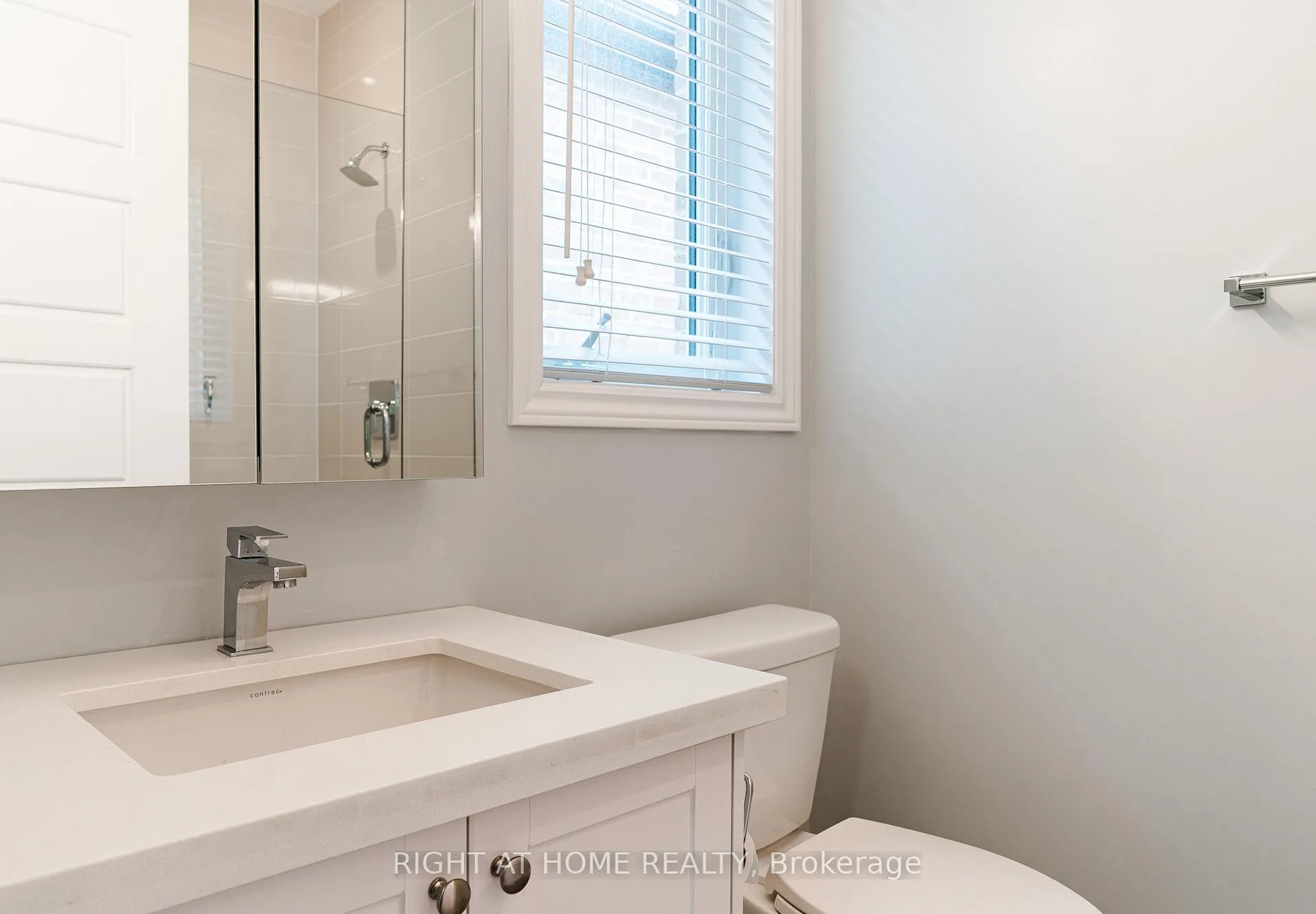 Photo 27 of 26 Great Heron Court, King, King City — HOMEH