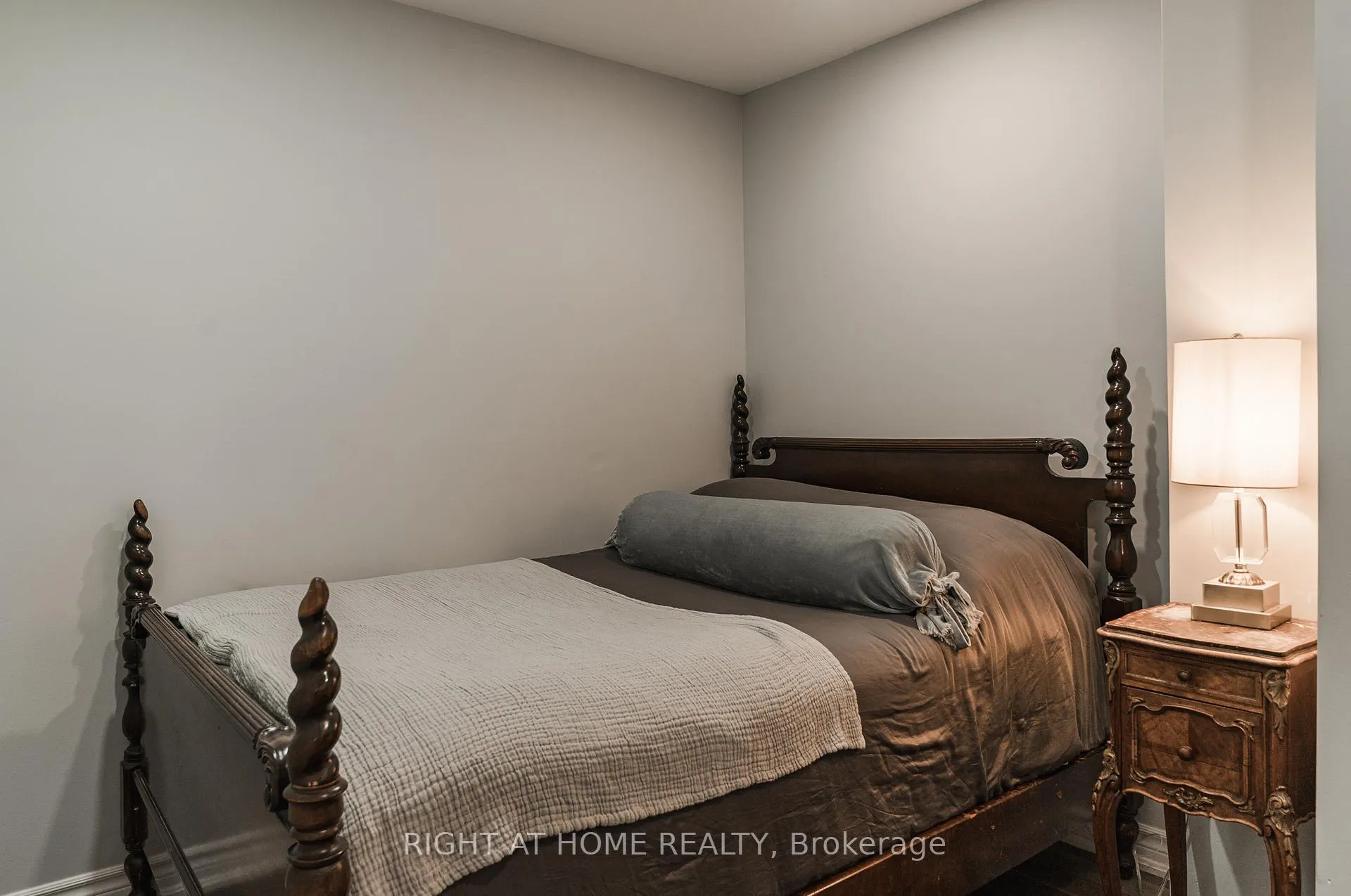 Photo 33 of 26 Great Heron Court, King, King City — HOMEH
