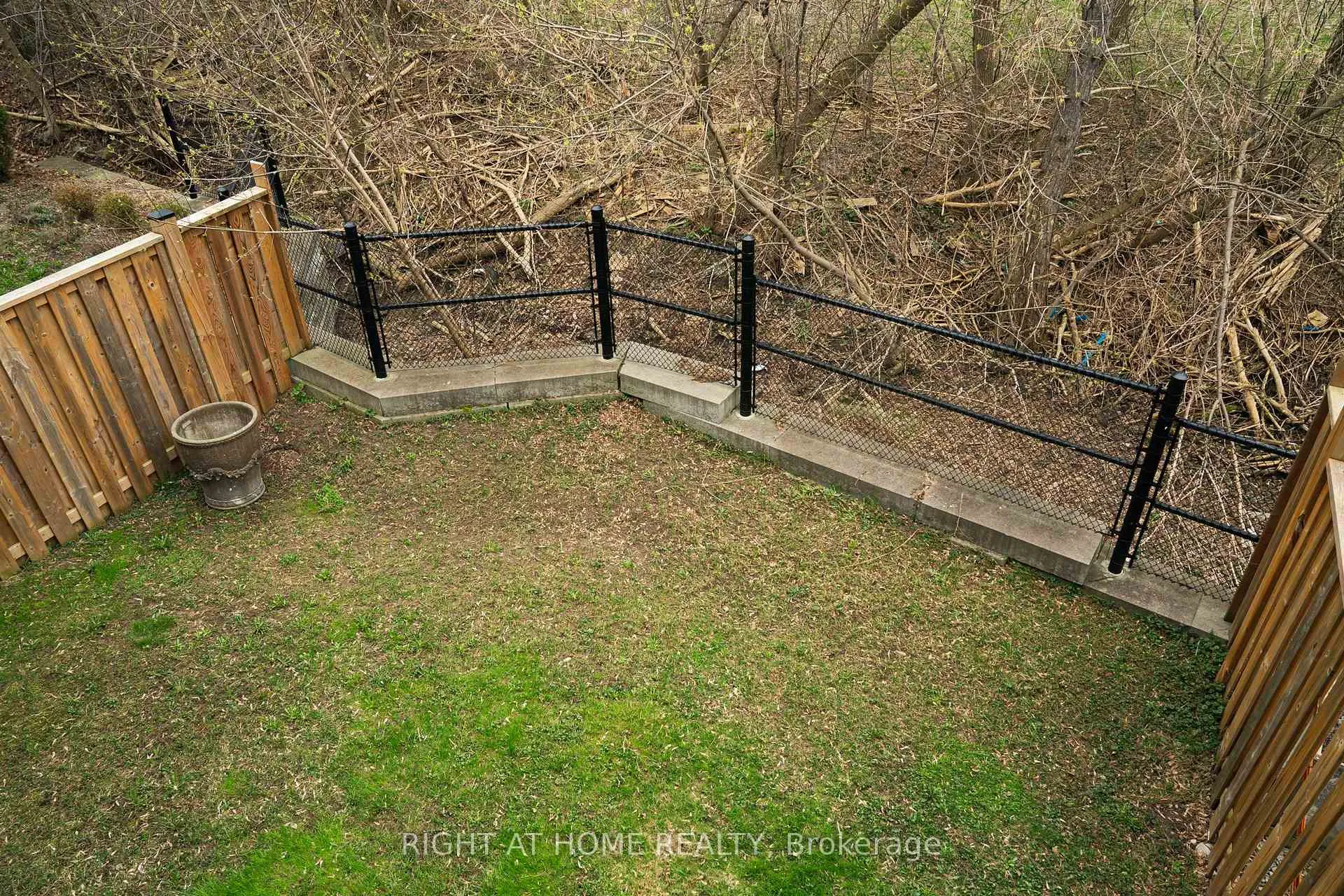 Photo 39 of 26 Great Heron Court, King, King City — HOMEH