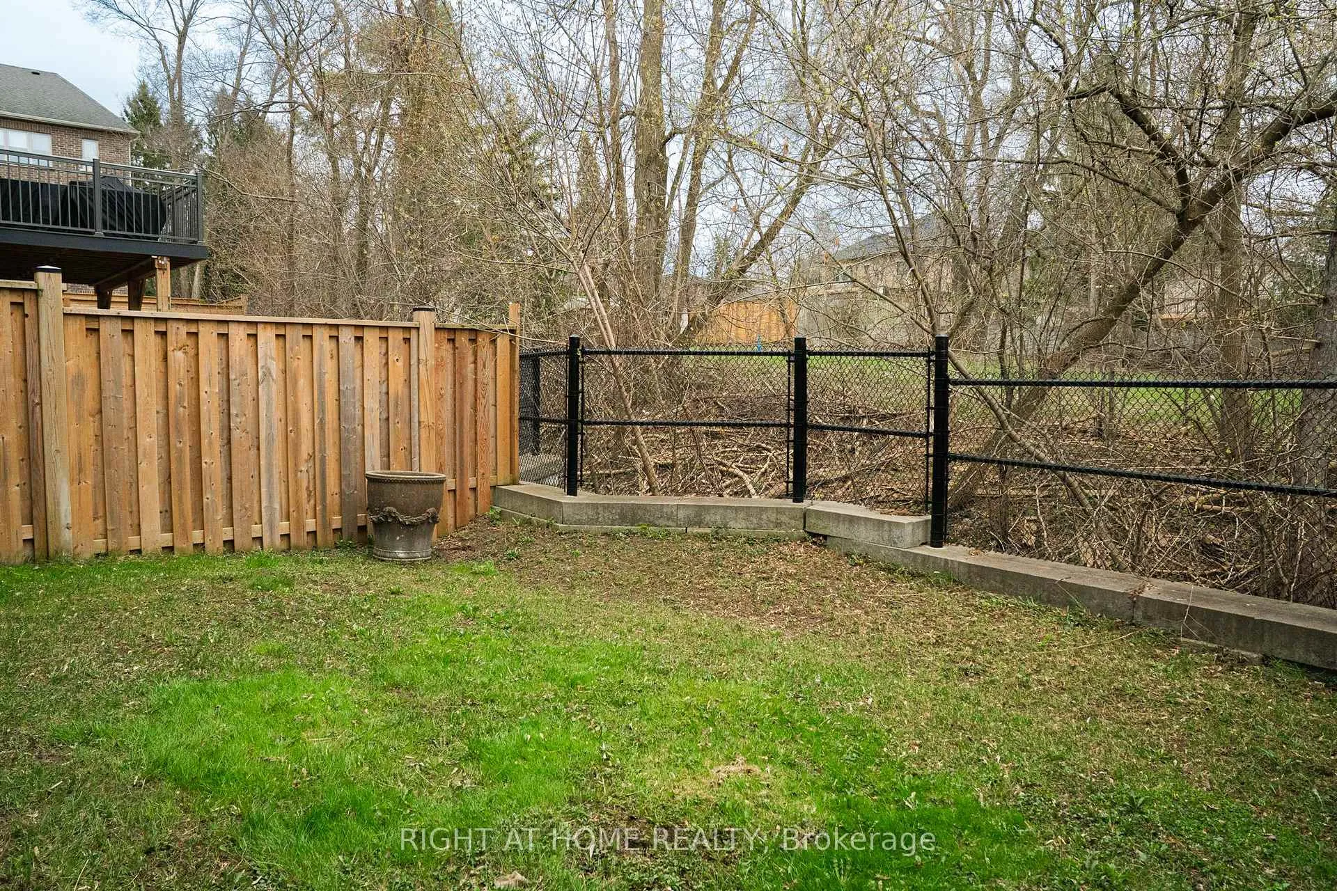 Photo 41 of 26 Great Heron Court, King, King City — HOMEH