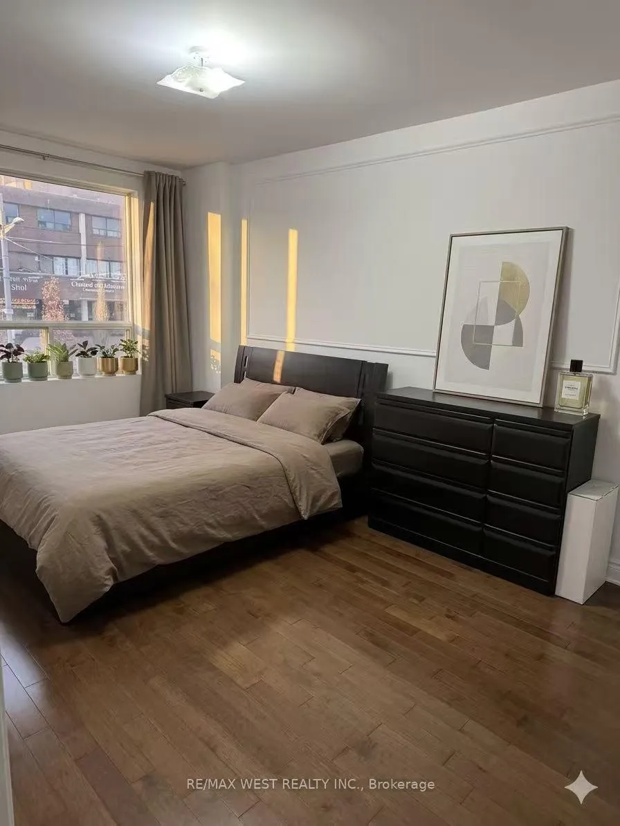 Photo 7 of 555 St. Clair Avenue, Toronto, Wychwood — HOMEH