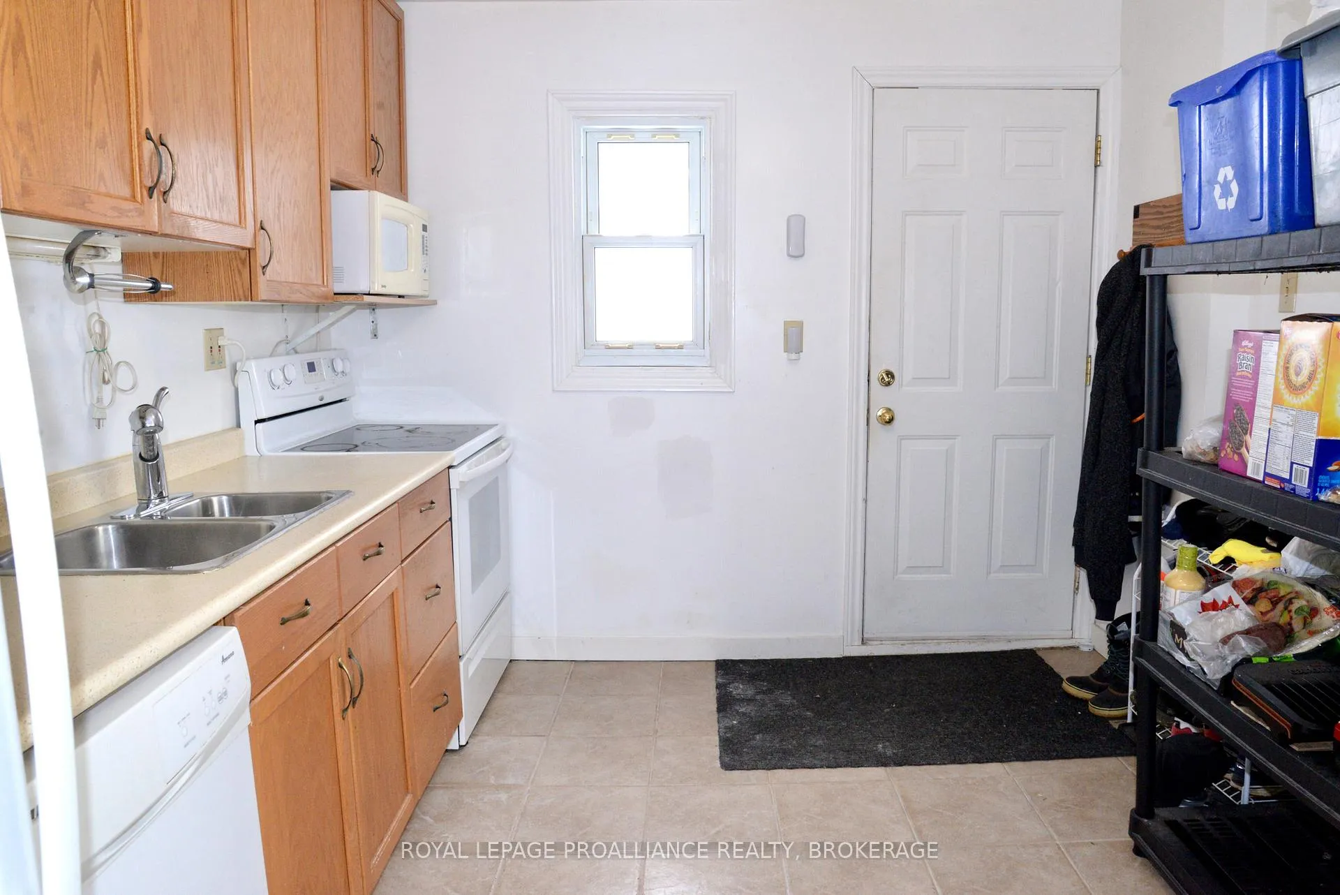 Photo 3 of 66 Fergus Street, Kingston, East of Sir John A. Blvd — HOMEH
