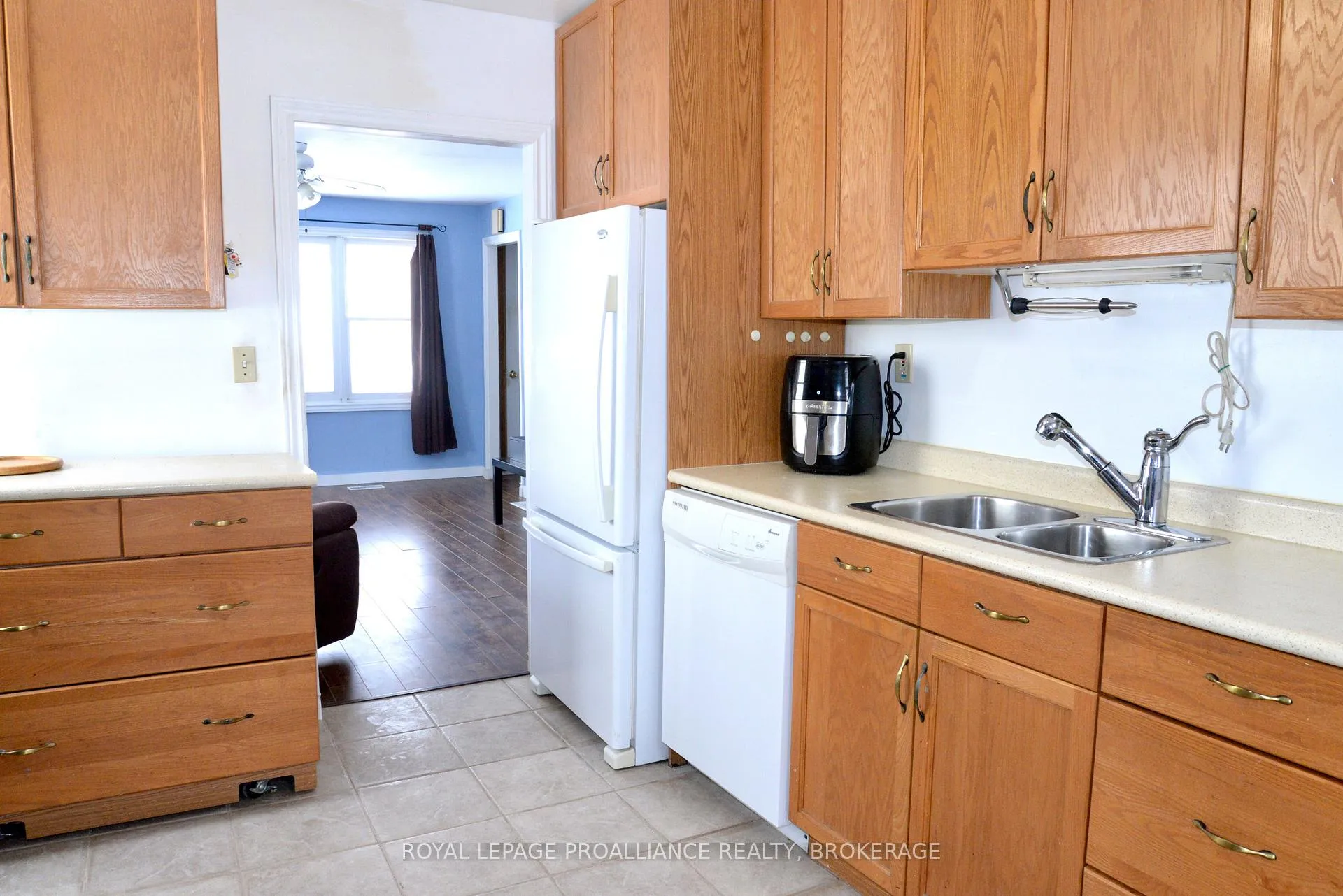 Photo 6 of 66 Fergus Street, Kingston, East of Sir John A. Blvd — HOMEH