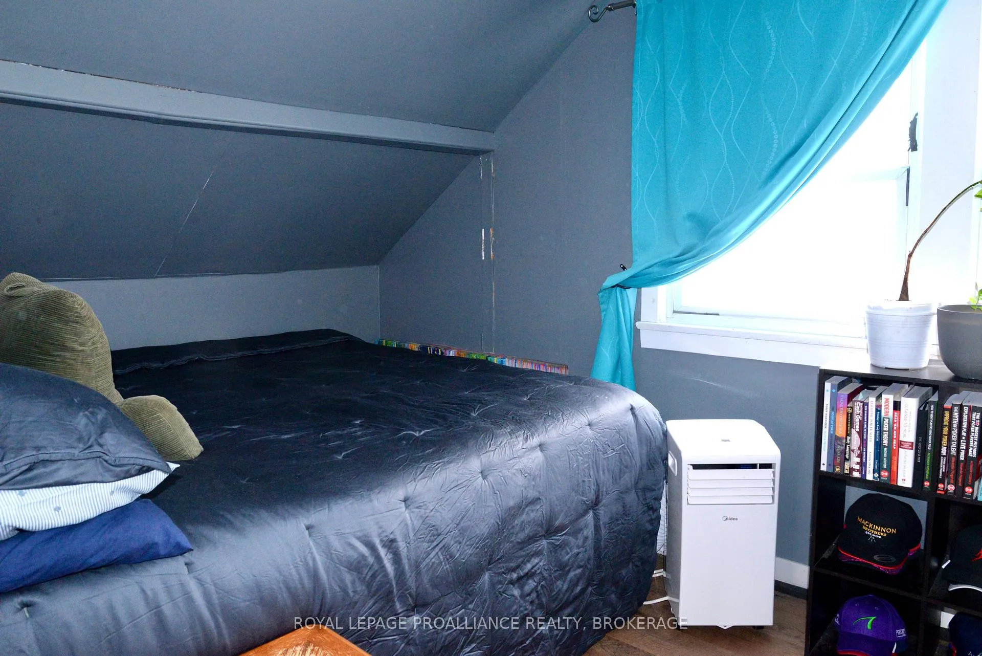 Photo 18 of 66 Fergus Street, Kingston, East of Sir John A. Blvd — HOMEH
