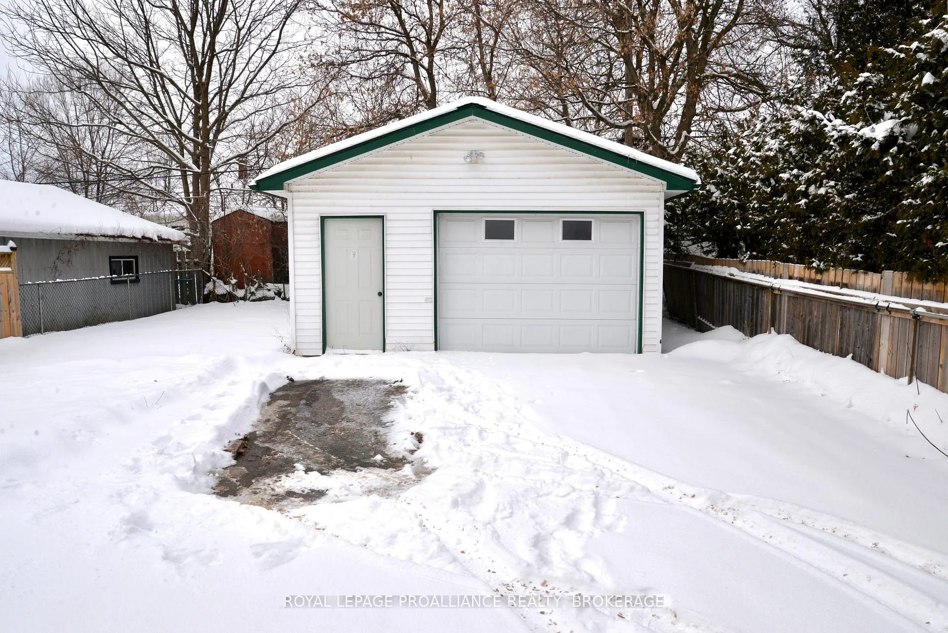 Photo 26 of 66 Fergus Street, Kingston, East of Sir John A. Blvd — HOMEH
