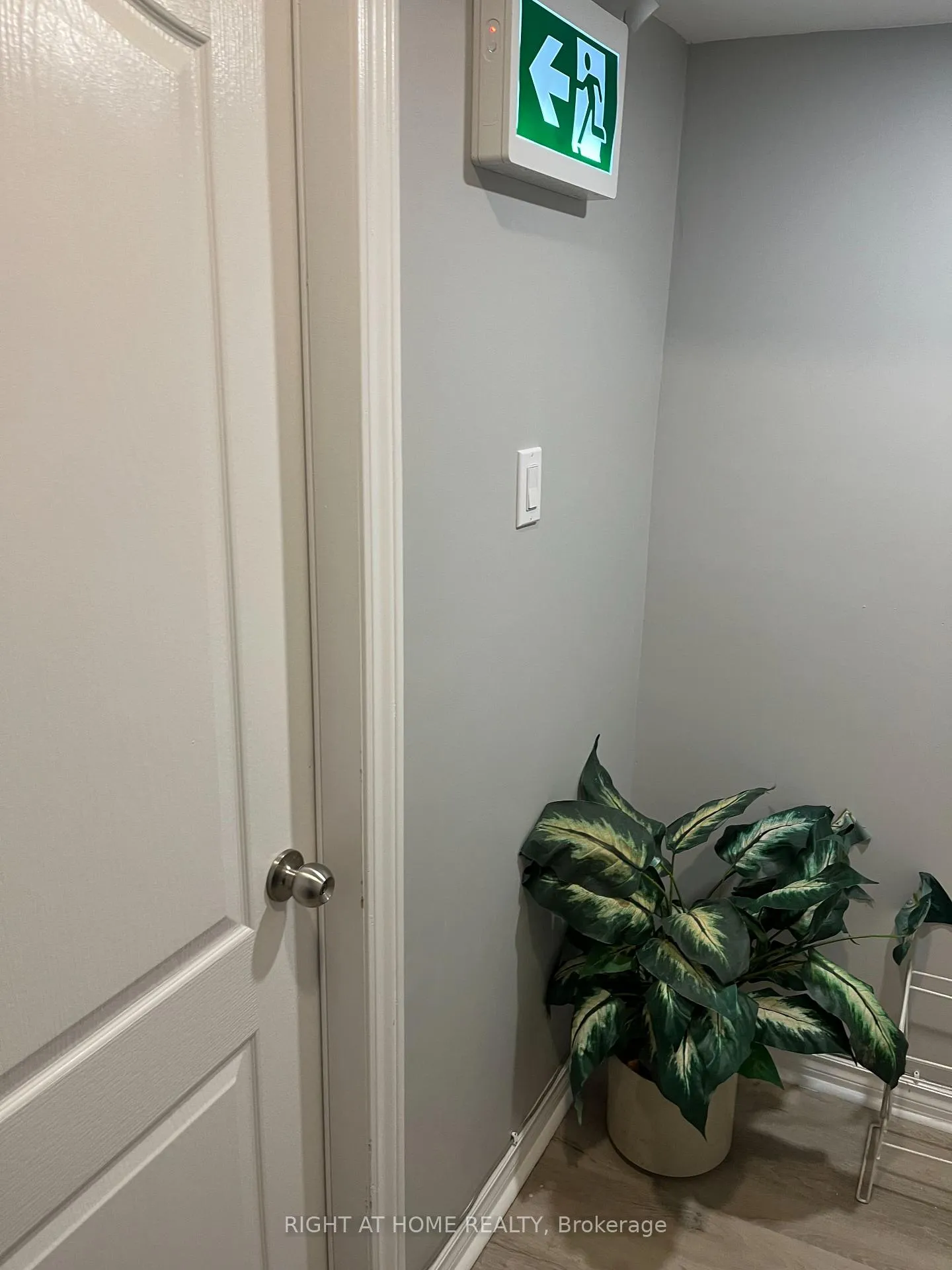 Photo 2 of Unit BASEMENT, 27 Dills Crescent E, Milton, Dempsey — HOMEH