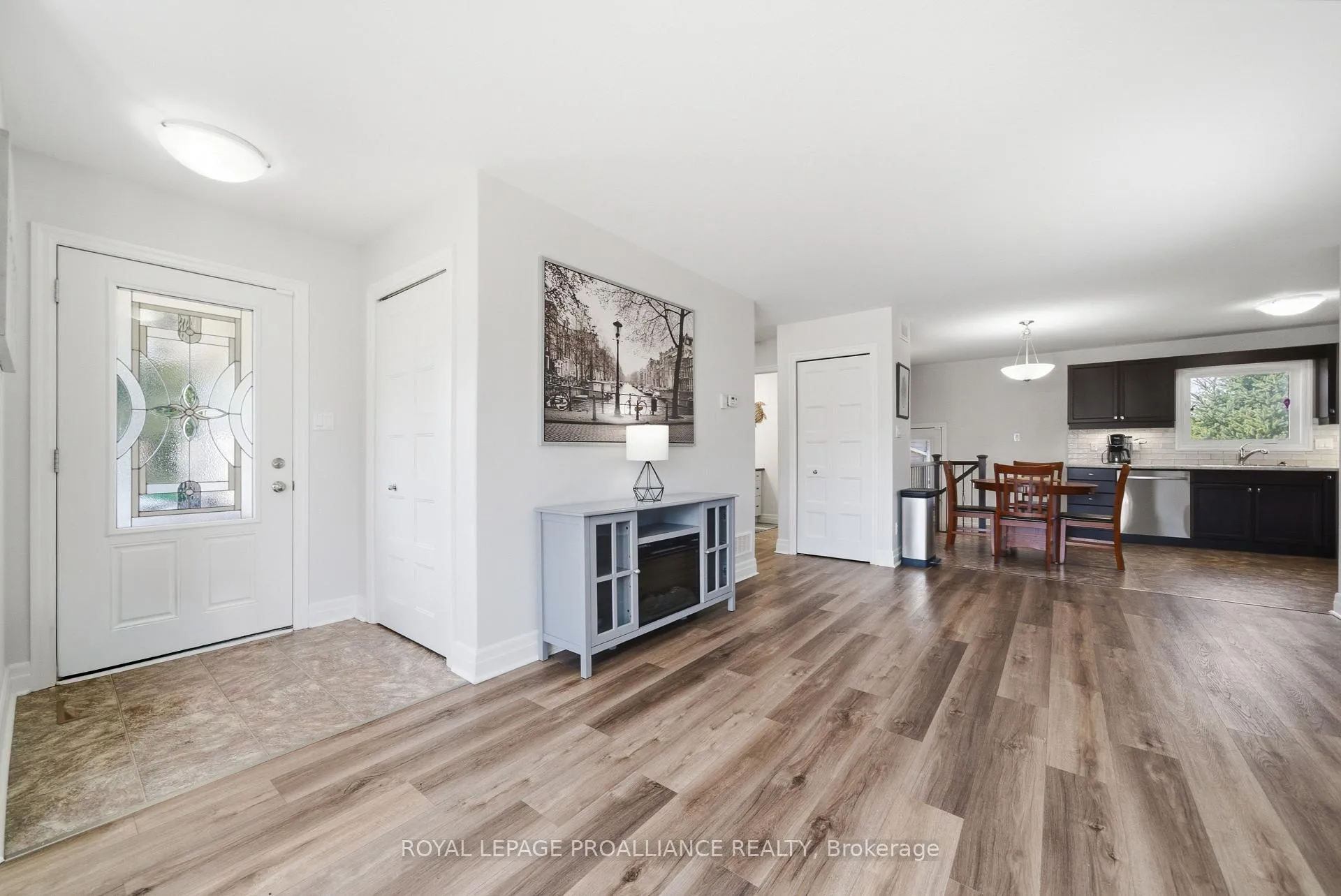 Photo 5 of 198 Moira Street W, Belleville, Belleville Ward — HOMEH