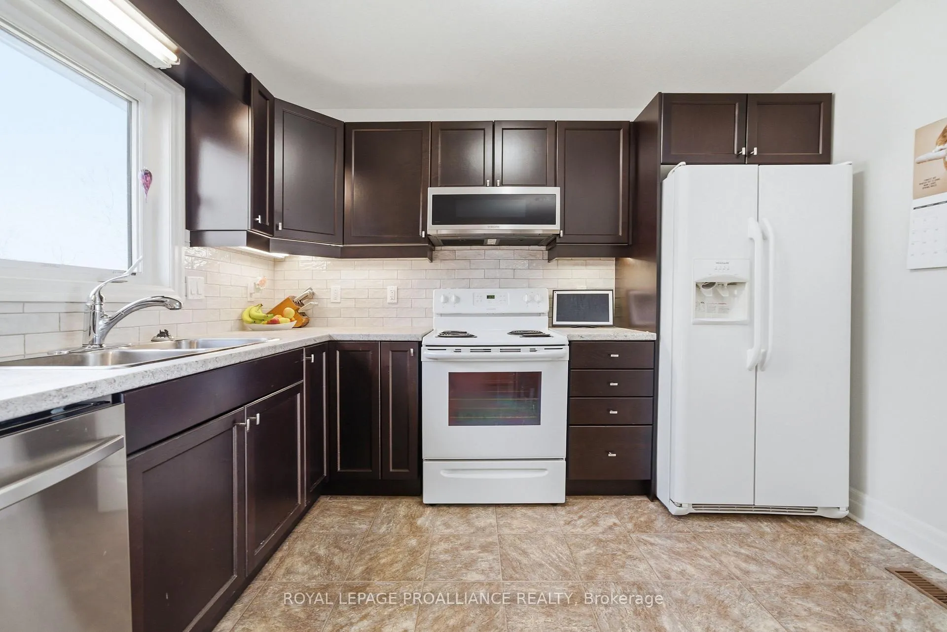 Photo 9 of 198 Moira Street W, Belleville, Belleville Ward — HOMEH