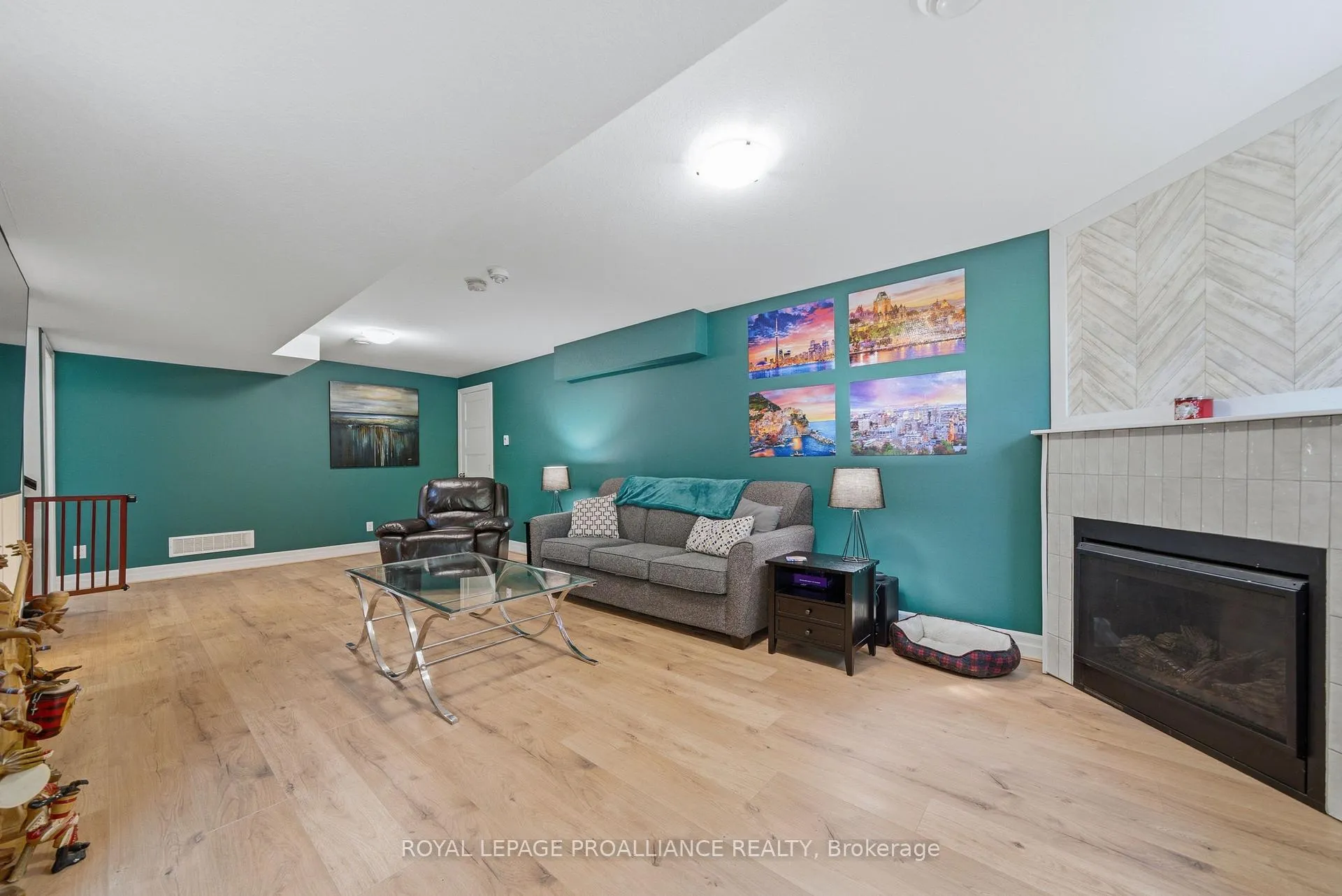 Photo 23 of 198 Moira Street W, Belleville, Belleville Ward — HOMEH