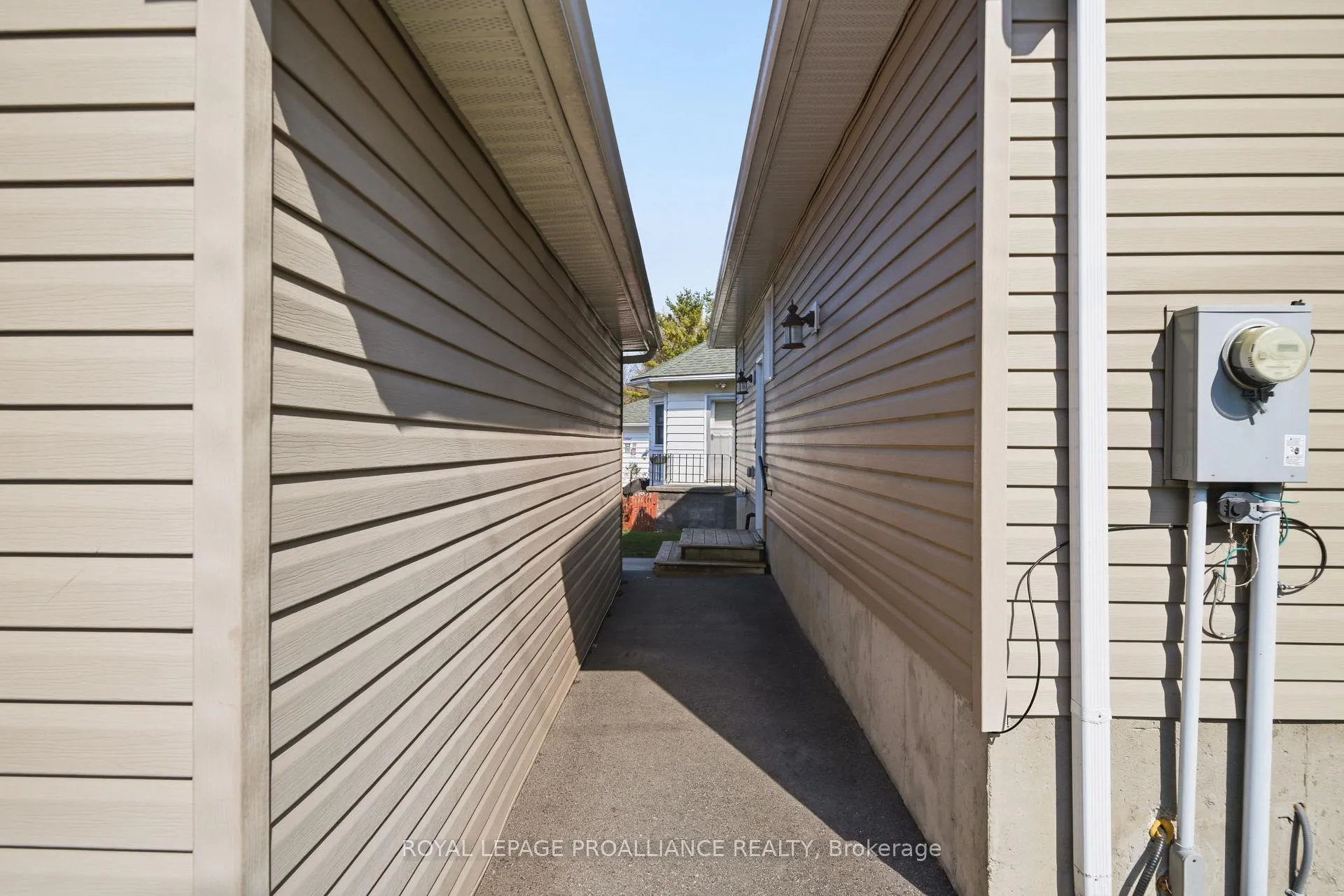 Photo 32 of 198 Moira Street W, Belleville, Belleville Ward — HOMEH