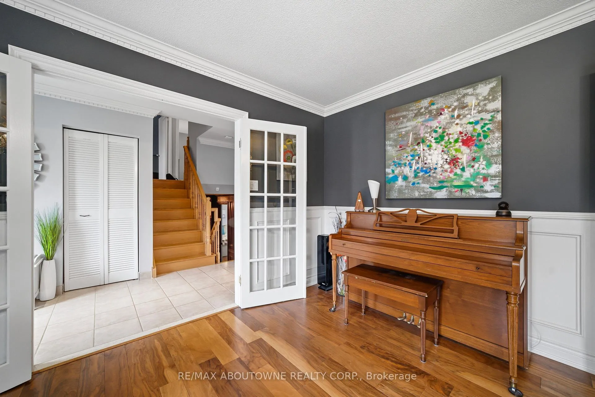 Photo 7 of 1100 Shaw Street, Oakville, West — HOMEH