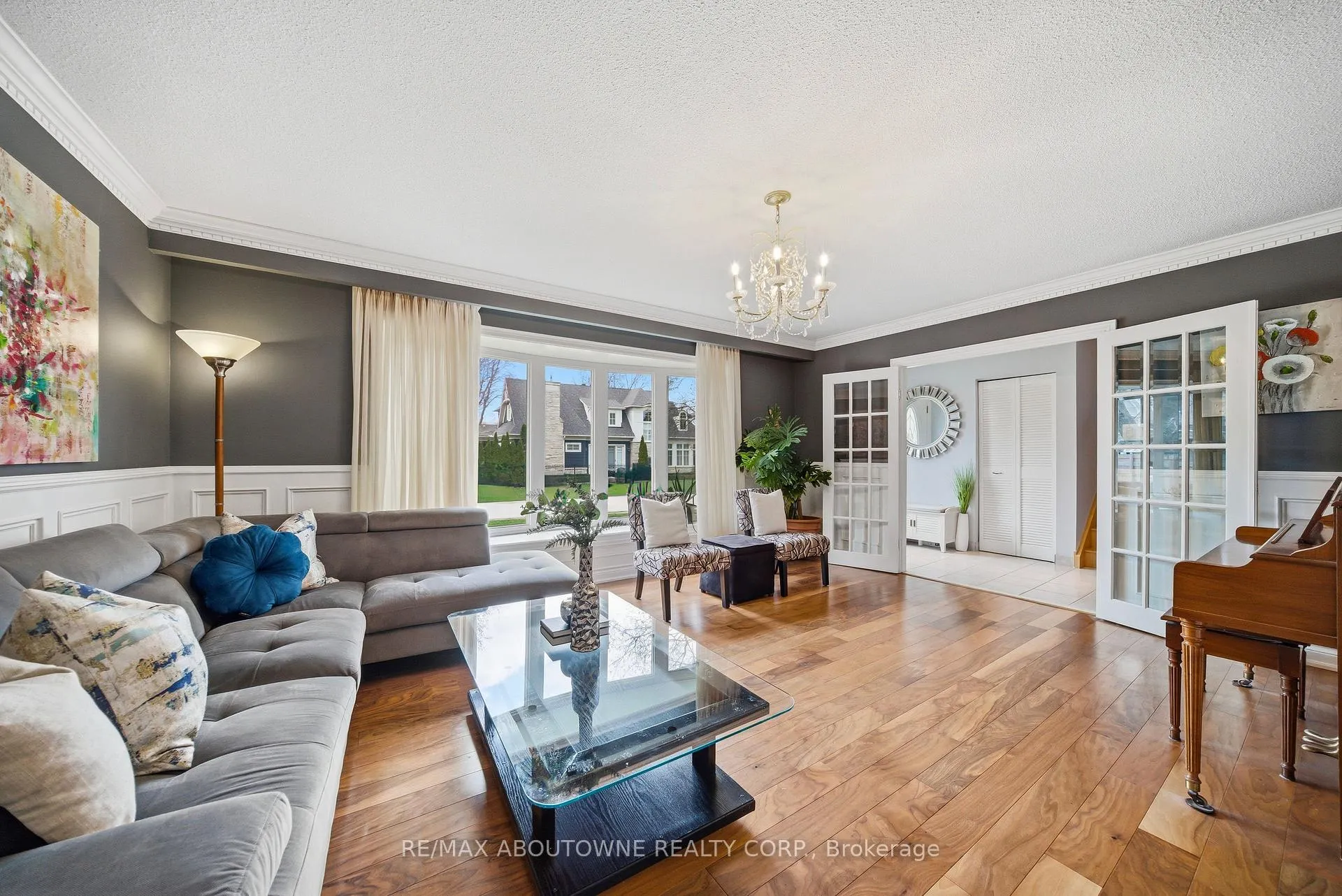 Photo 9 of 1100 Shaw Street, Oakville, West — HOMEH