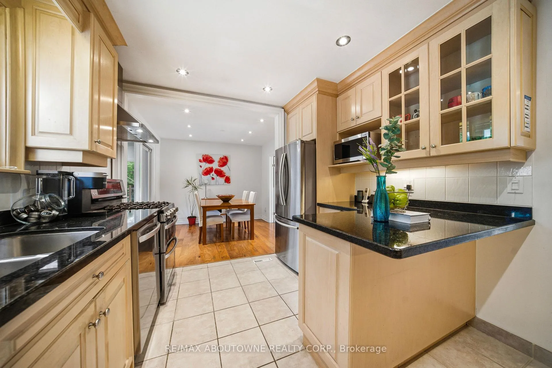 Photo 14 of 1100 Shaw Street, Oakville, West — HOMEH