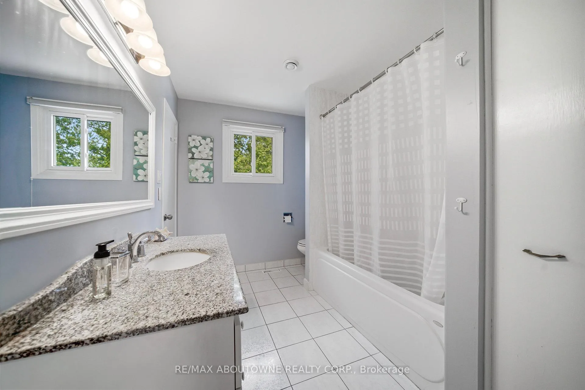 Photo 22 of 1100 Shaw Street, Oakville, West — HOMEH
