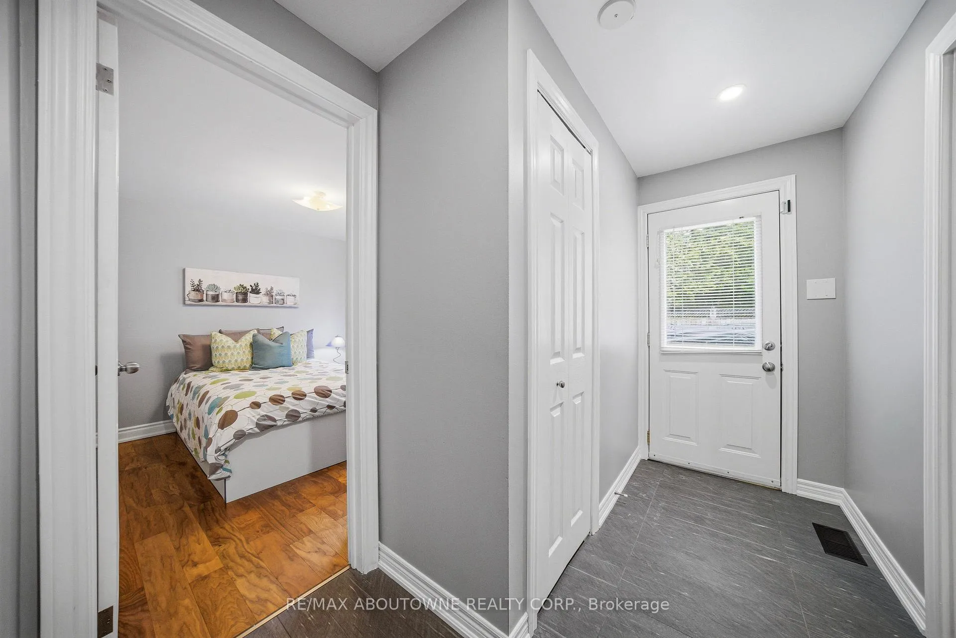 Photo 24 of 1100 Shaw Street, Oakville, West — HOMEH