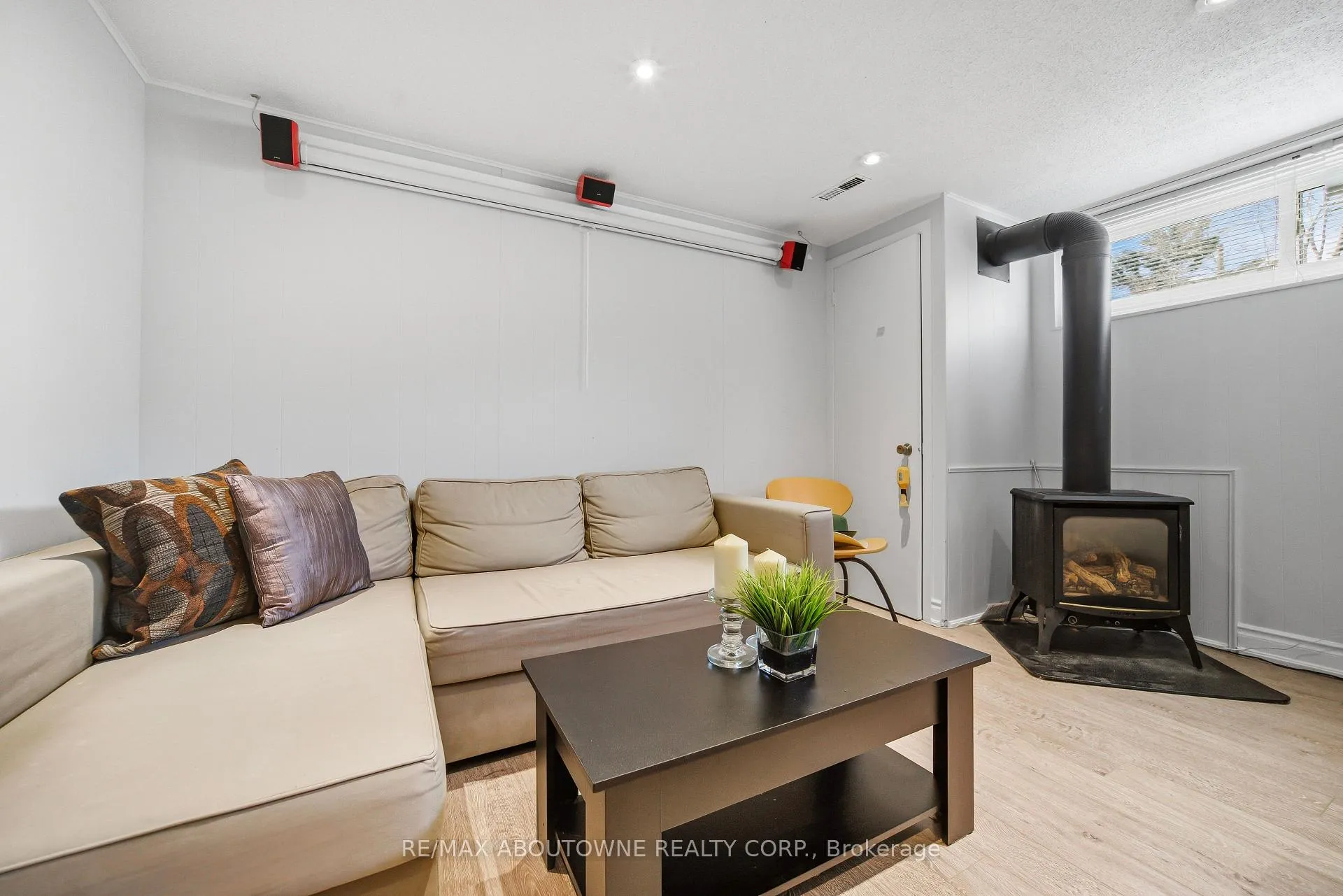 Photo 33 of 1100 Shaw Street, Oakville, West — HOMEH