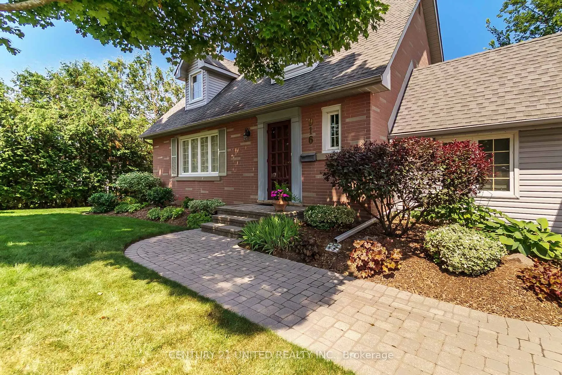 Photo 5 of 916 Valleyview Drive, Peterborough, Monaghan Ward 2 — HOMEH