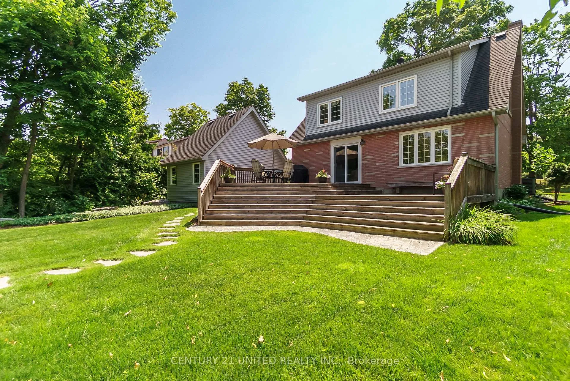 Photo 34 of 916 Valleyview Drive, Peterborough, Monaghan Ward 2 — HOMEH