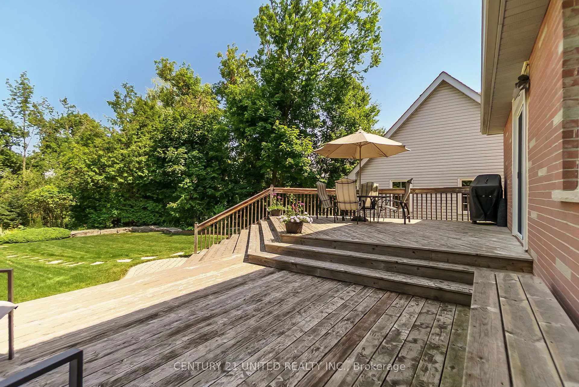 Photo 35 of 916 Valleyview Drive, Peterborough, Monaghan Ward 2 — HOMEH