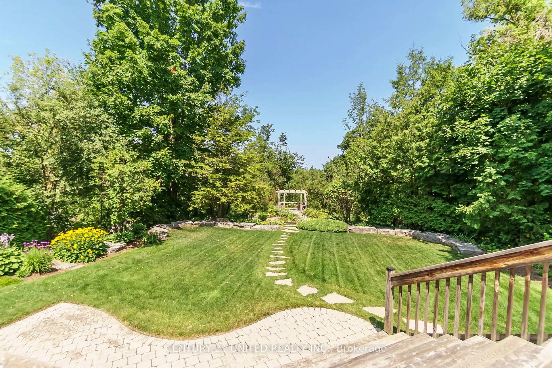 Photo 36 of 916 Valleyview Drive, Peterborough, Monaghan Ward 2 — HOMEH