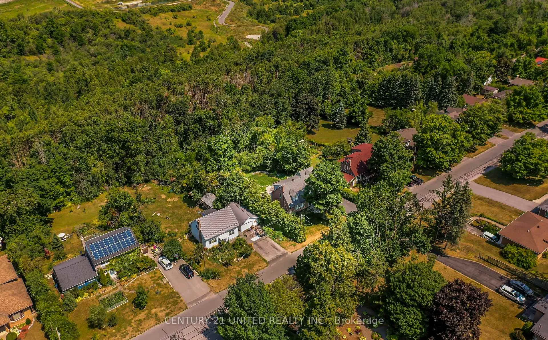 Photo 37 of 916 Valleyview Drive, Peterborough, Monaghan Ward 2 — HOMEH