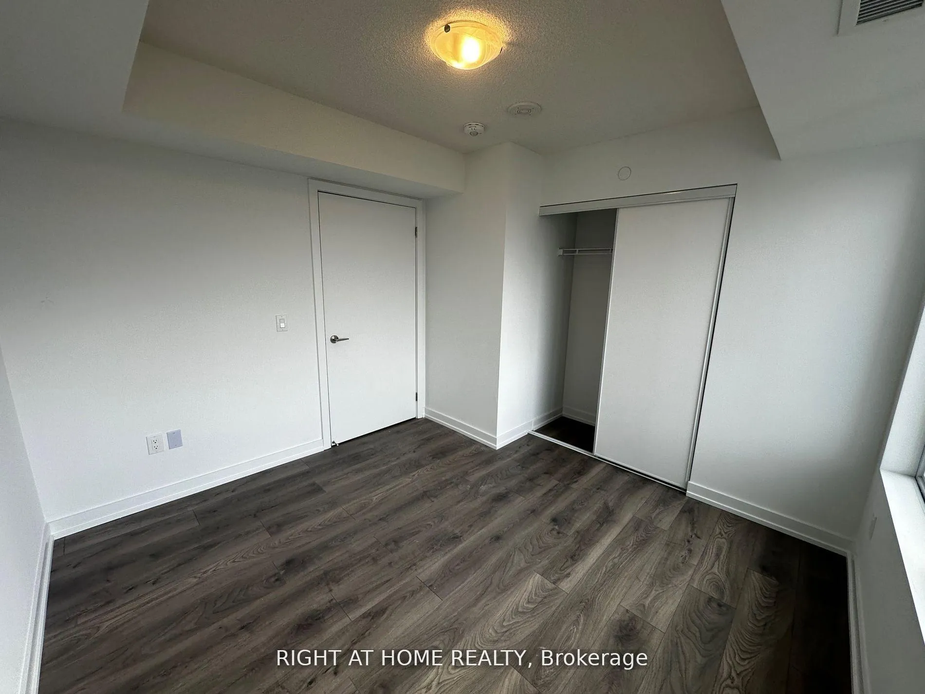 Photo 5 of Unit 902, 1435 Celebration Drive, Pickering, Bay Ridges — HOMEH