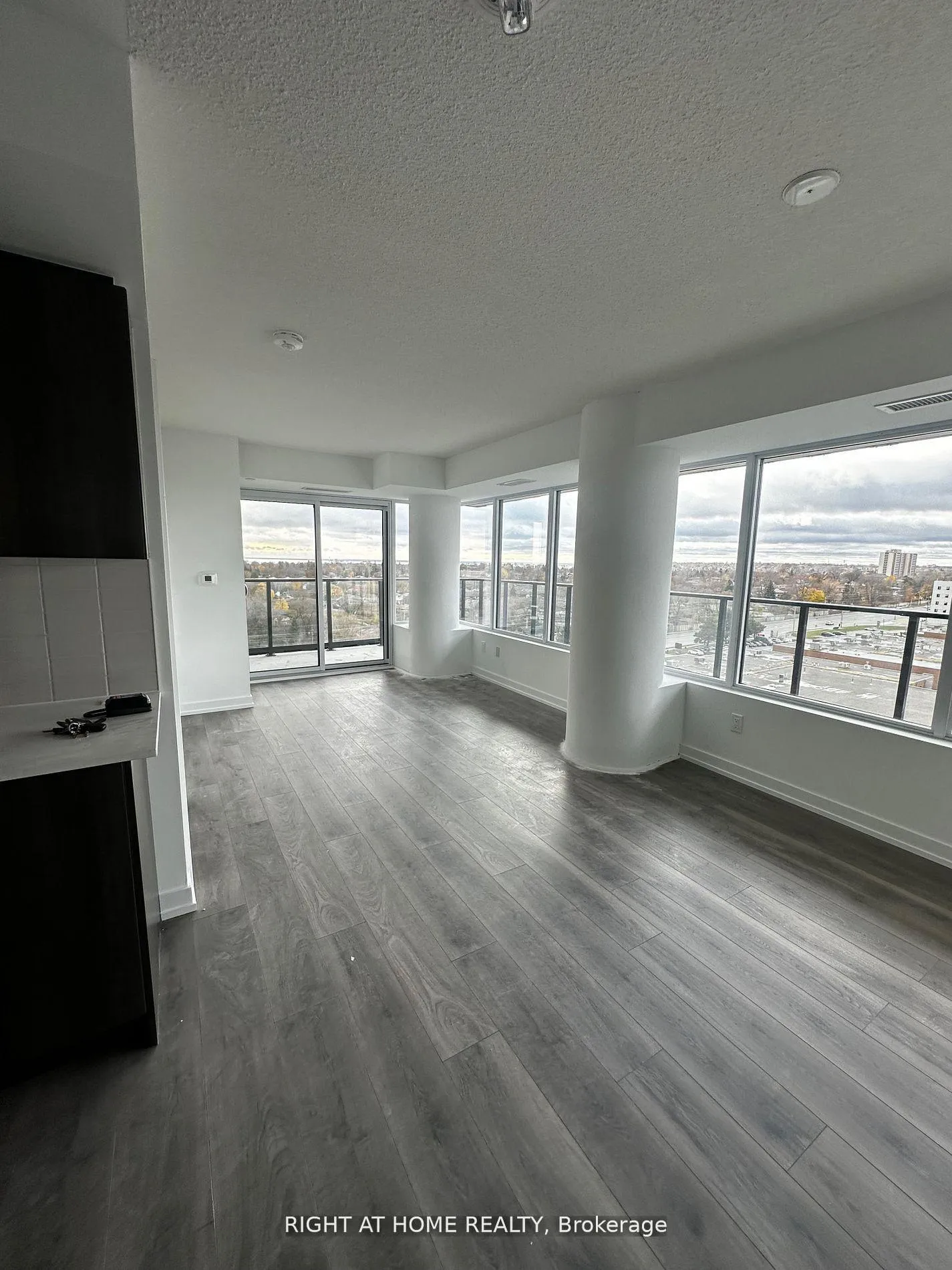 Photo 9 of Unit 902, 1435 Celebration Drive, Pickering, Bay Ridges — HOMEH
