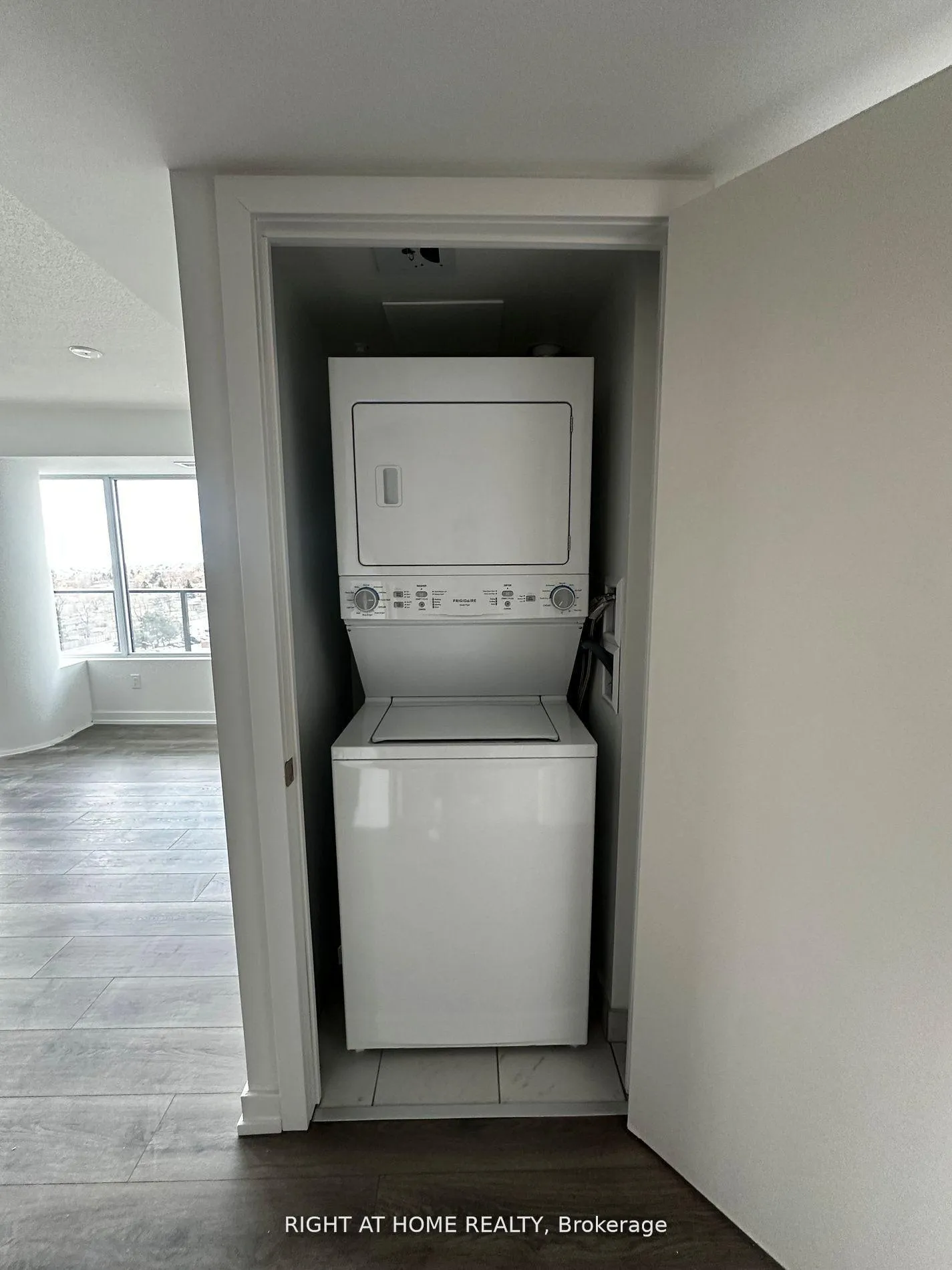 Photo 13 of Unit 902, 1435 Celebration Drive, Pickering, Bay Ridges — HOMEH