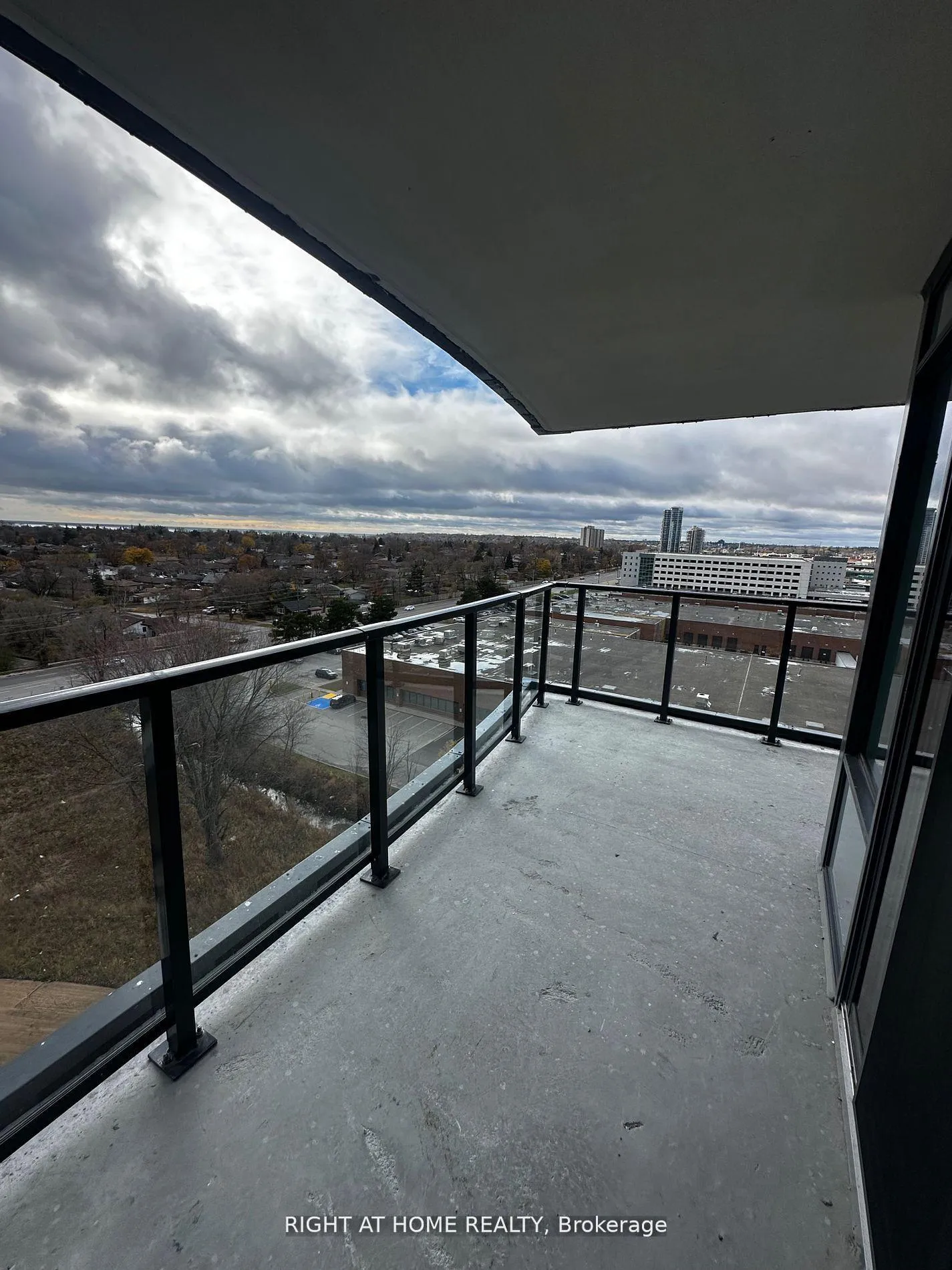 Photo 14 of Unit 902, 1435 Celebration Drive, Pickering, Bay Ridges — HOMEH