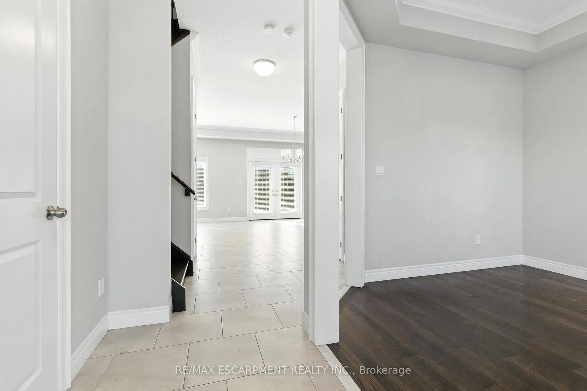 Photo 3 of 43 Riesling Court, Hamilton, Gershome — HOMEH