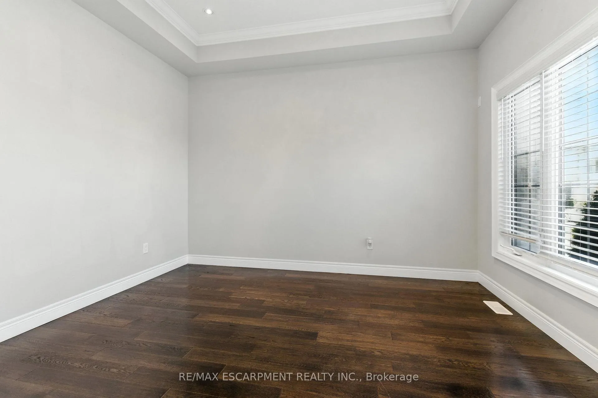 Photo 4 of 43 Riesling Court, Hamilton, Gershome — HOMEH