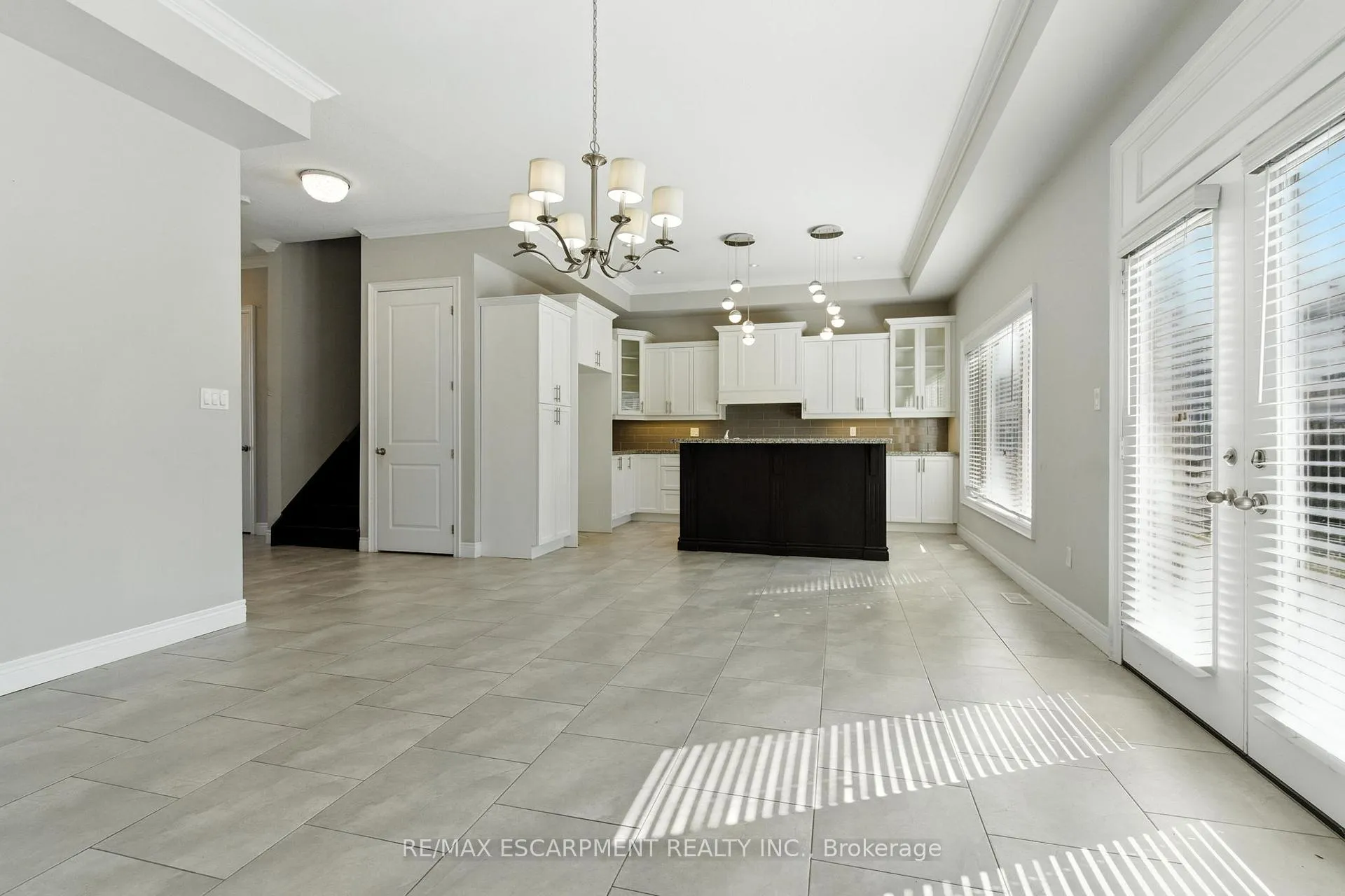 Photo 7 of 43 Riesling Court, Hamilton, Gershome — HOMEH