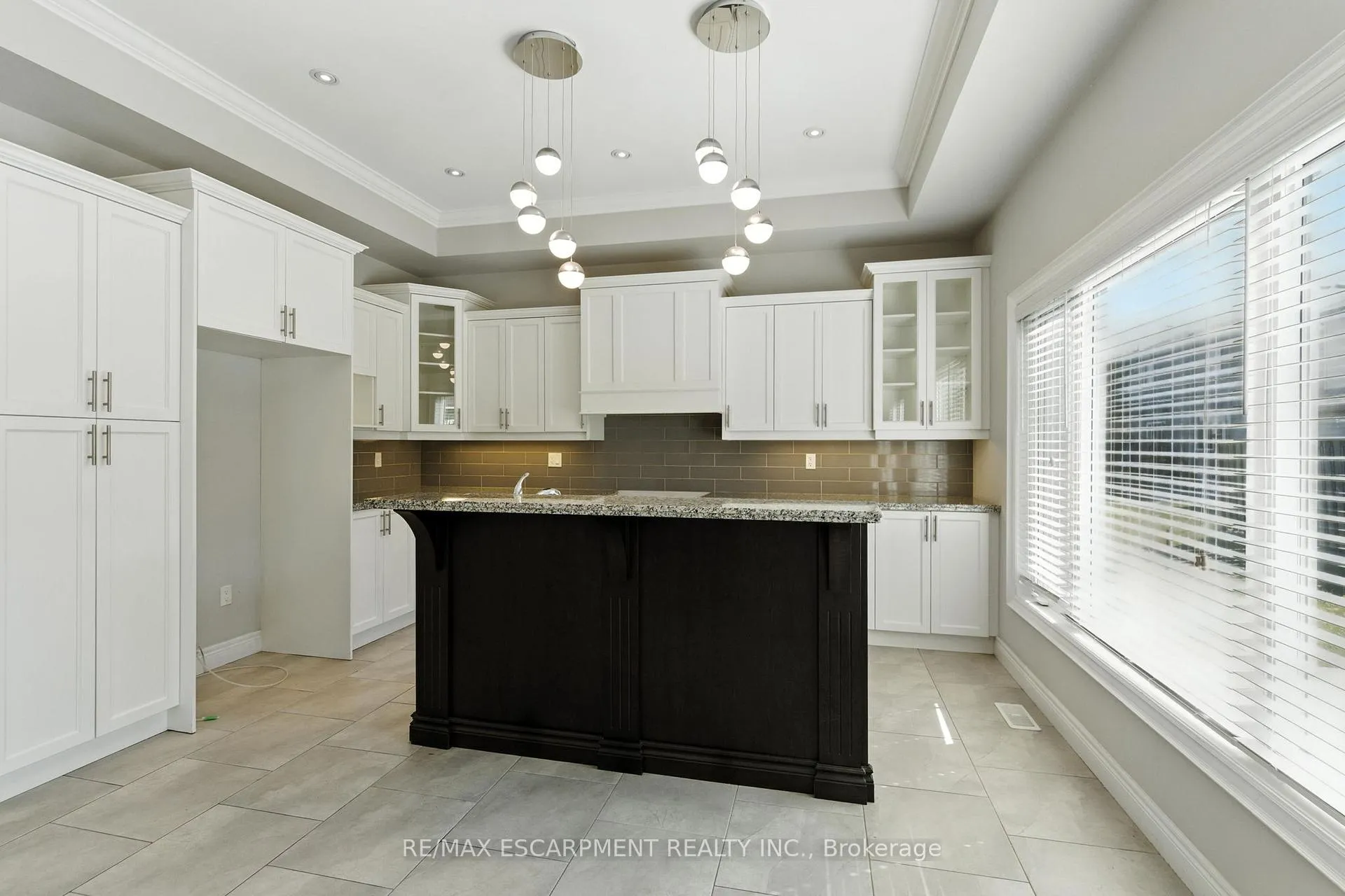 Photo 8 of 43 Riesling Court, Hamilton, Gershome — HOMEH