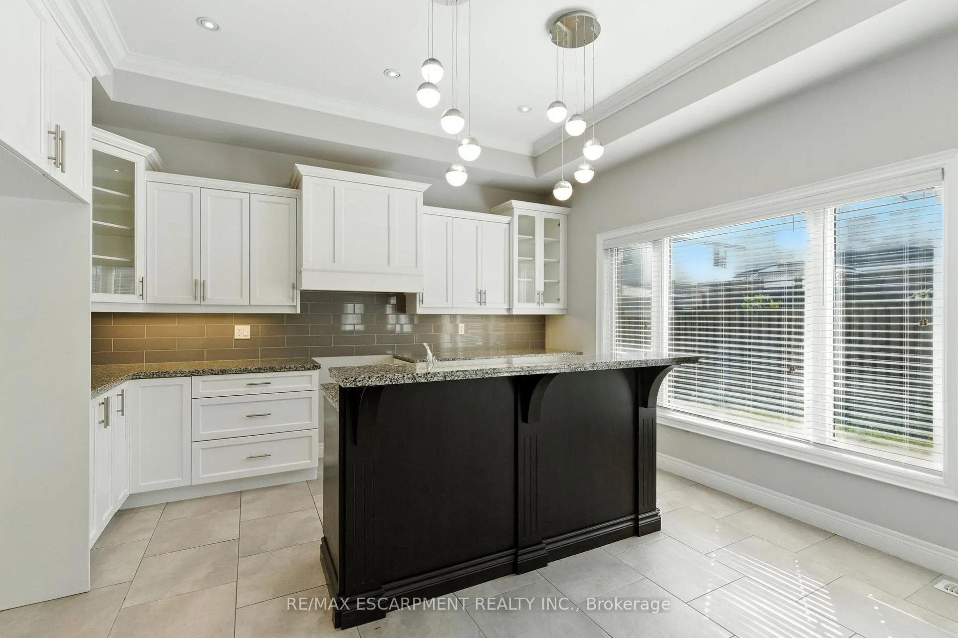 Photo 9 of 43 Riesling Court, Hamilton, Gershome — HOMEH