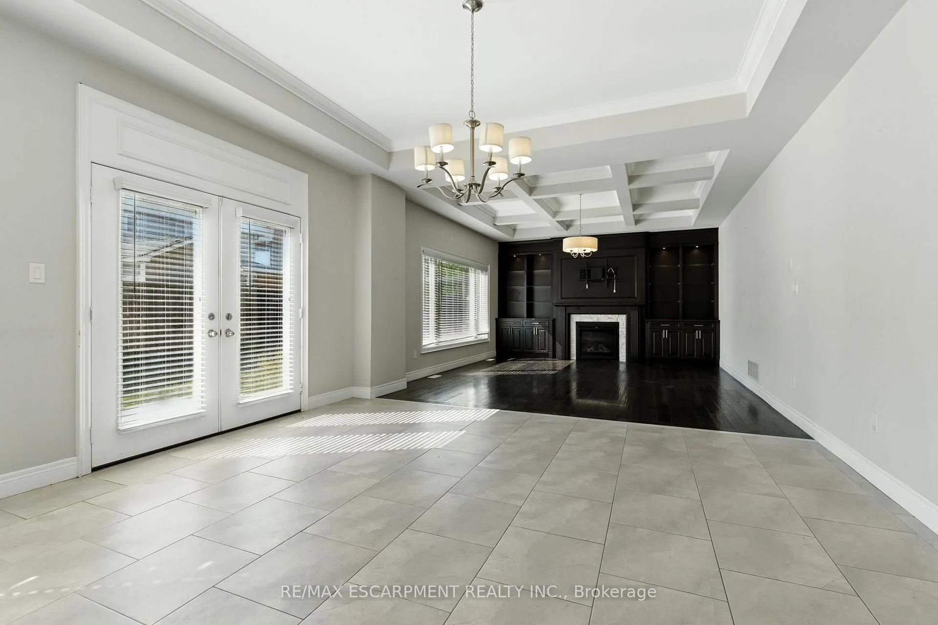 Photo 12 of 43 Riesling Court, Hamilton, Gershome — HOMEH
